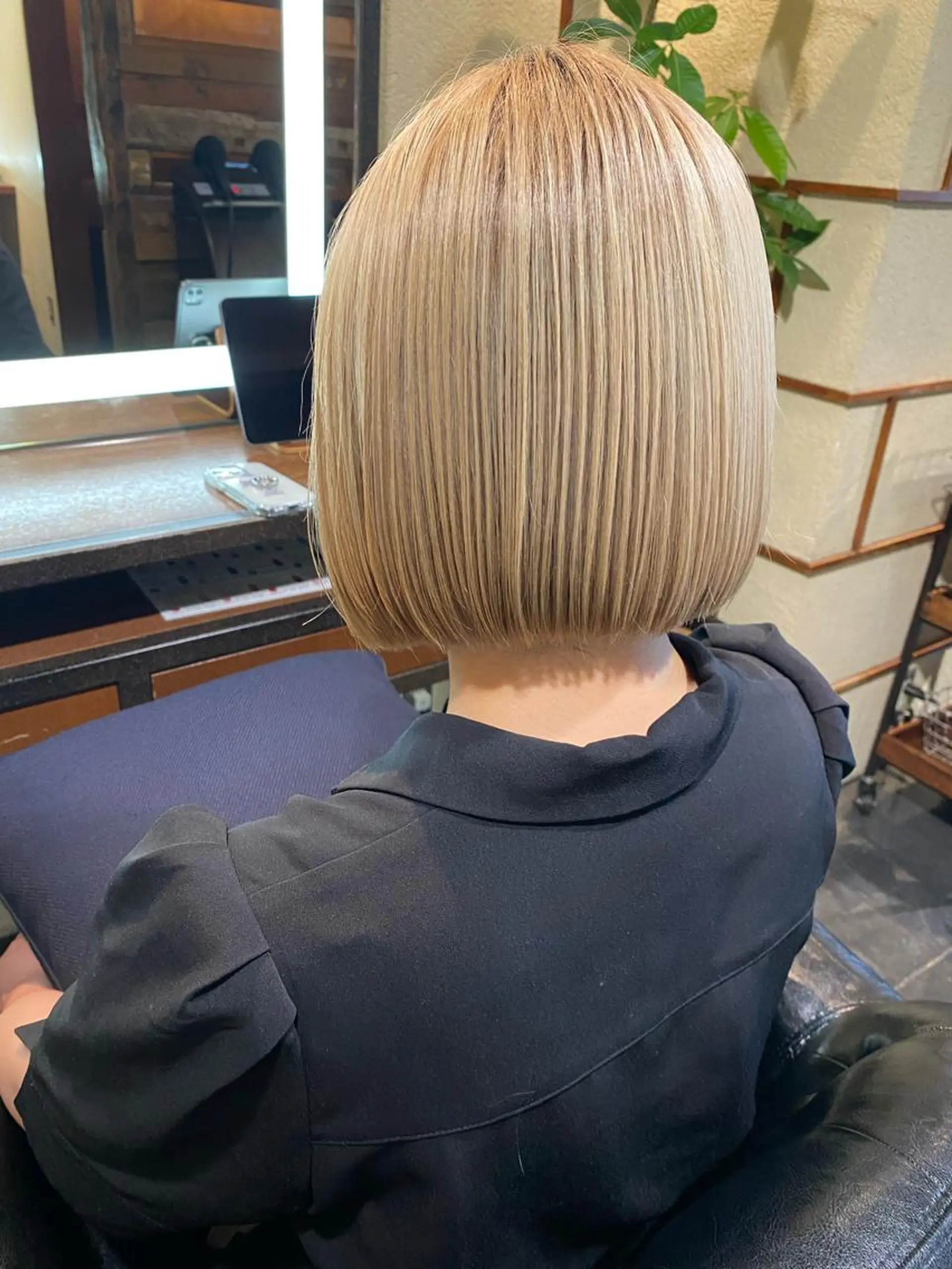 ミディアム ボブ カット 白井 雅美のヘアスタイル