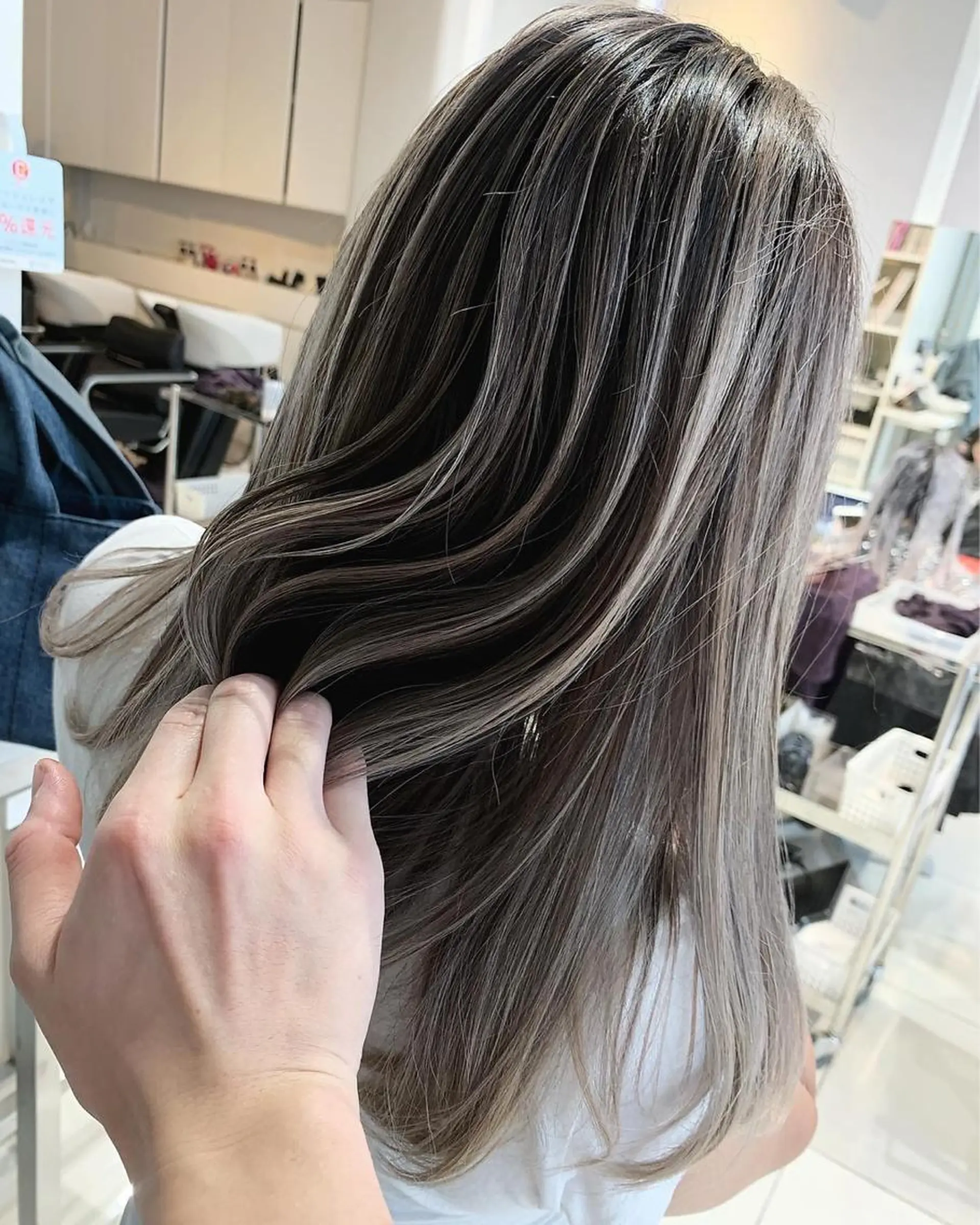 セミロング カラー ヘアアレンジ 髪質改善land千葉所属・阿部 圭悟のヘアスタイル