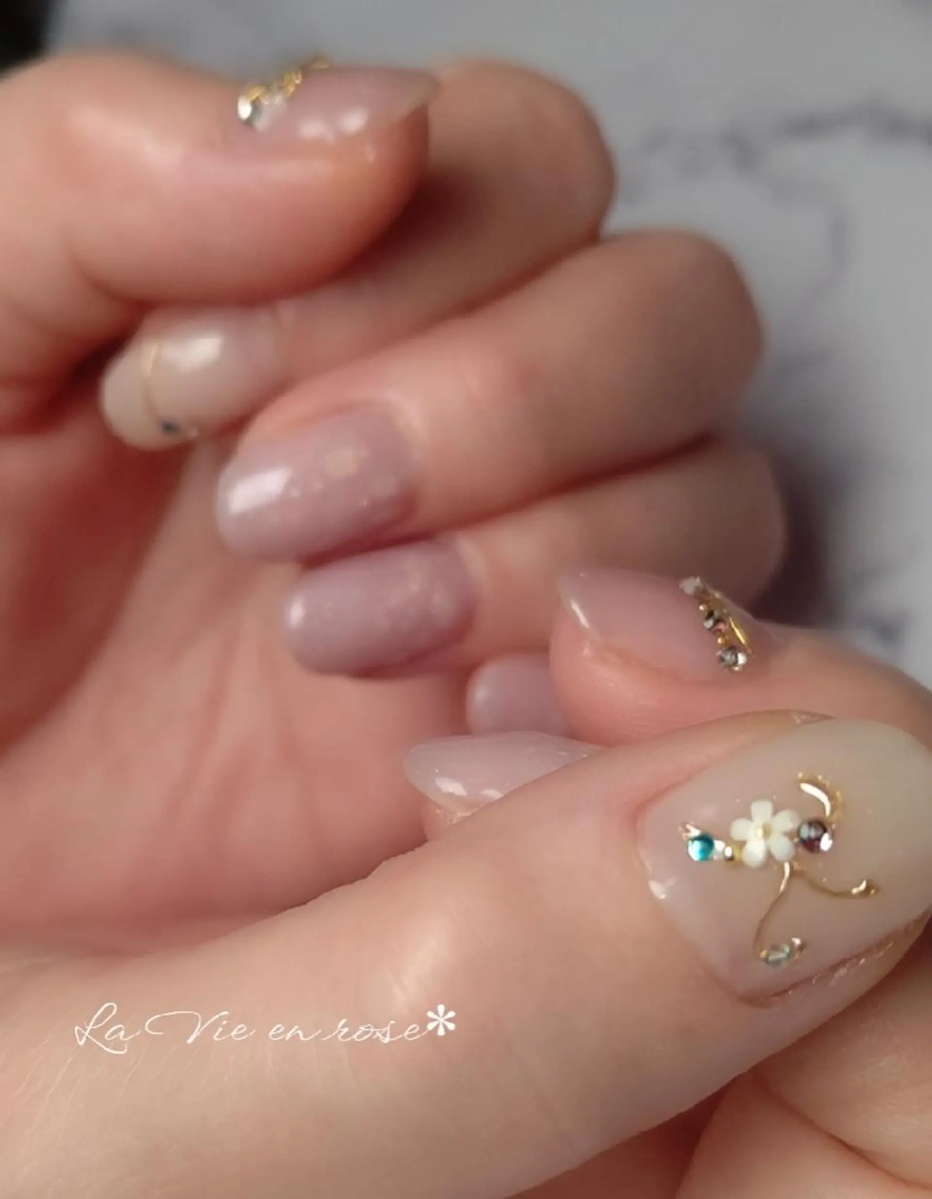 ネイル ラヴィアン ローズのネイルデザイン