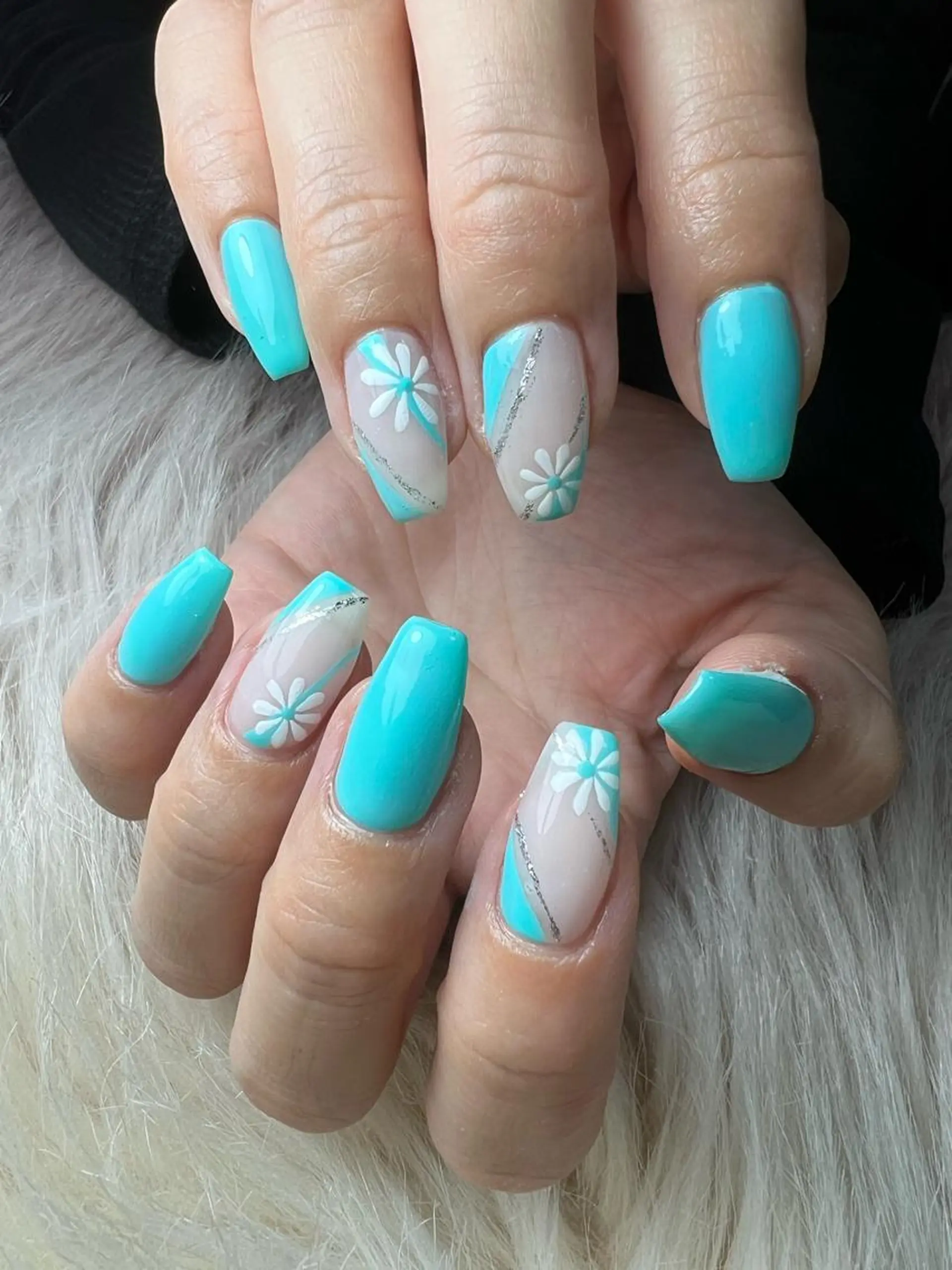 ネイル ブルー ジェルネイル 持ち込み ニュアンスネイル ワンカラーネイル flowers nailのネイルデザイン