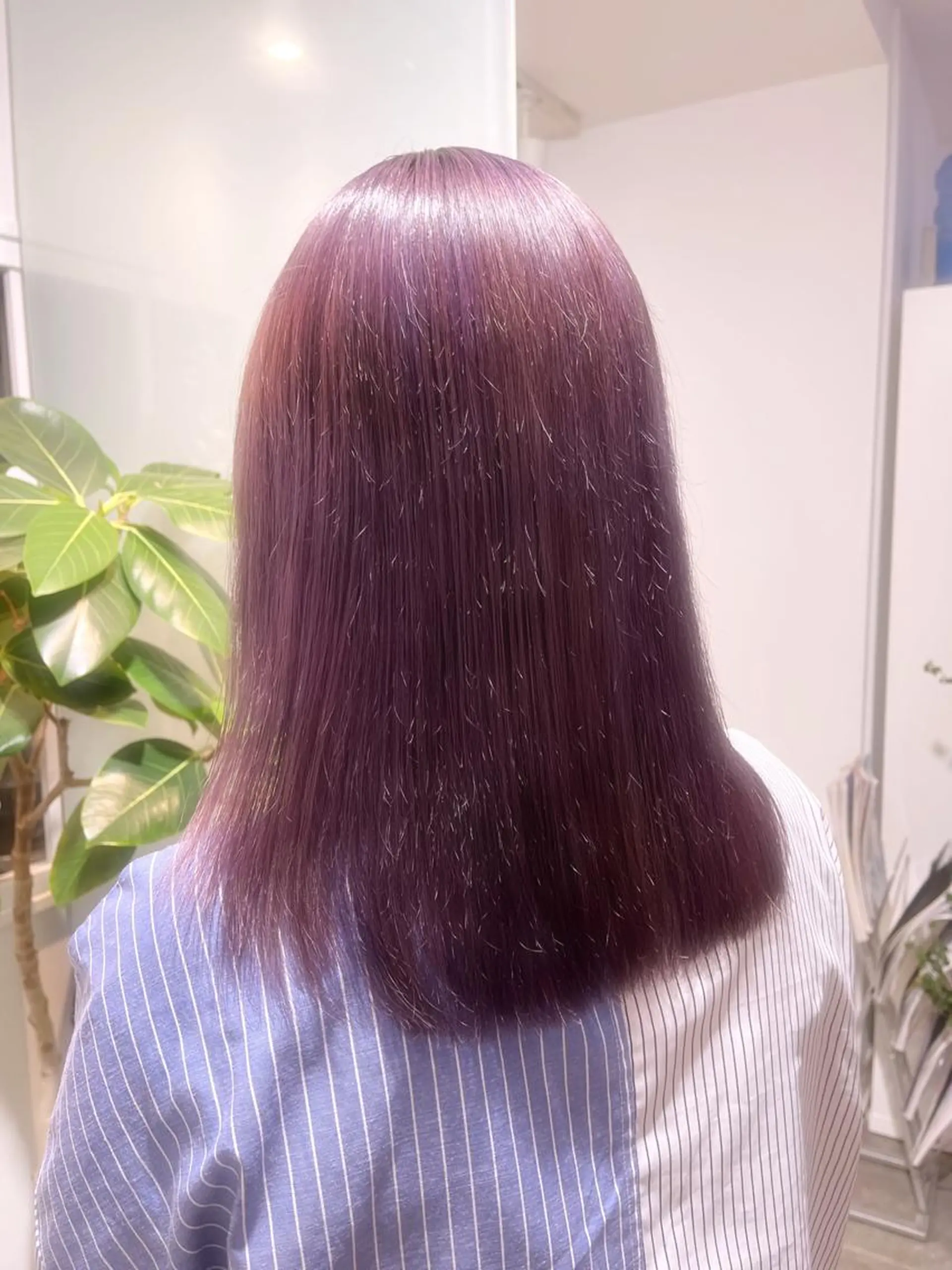 ミディアム カラー アディクシーカラー ベージュカラー 黒髪 ブリーチ ブルーカラー ヘアカラー 藤澤 夏実/インナーカラーのヘアスタイル
