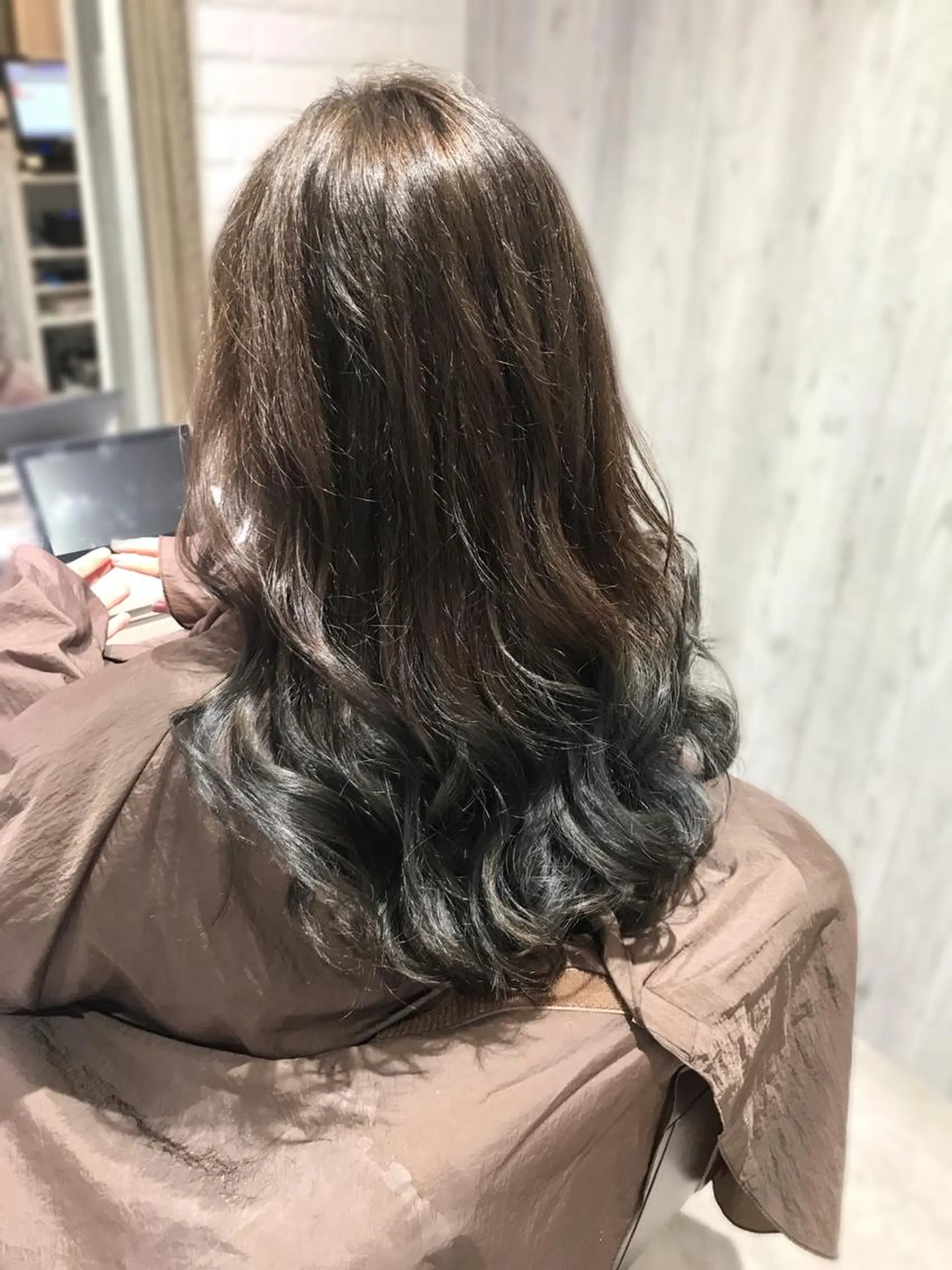 セミロング カラー グラデーションカラー カット ヘアカラー トリートメント Renatus店長 金子裕美のヘアスタイル
