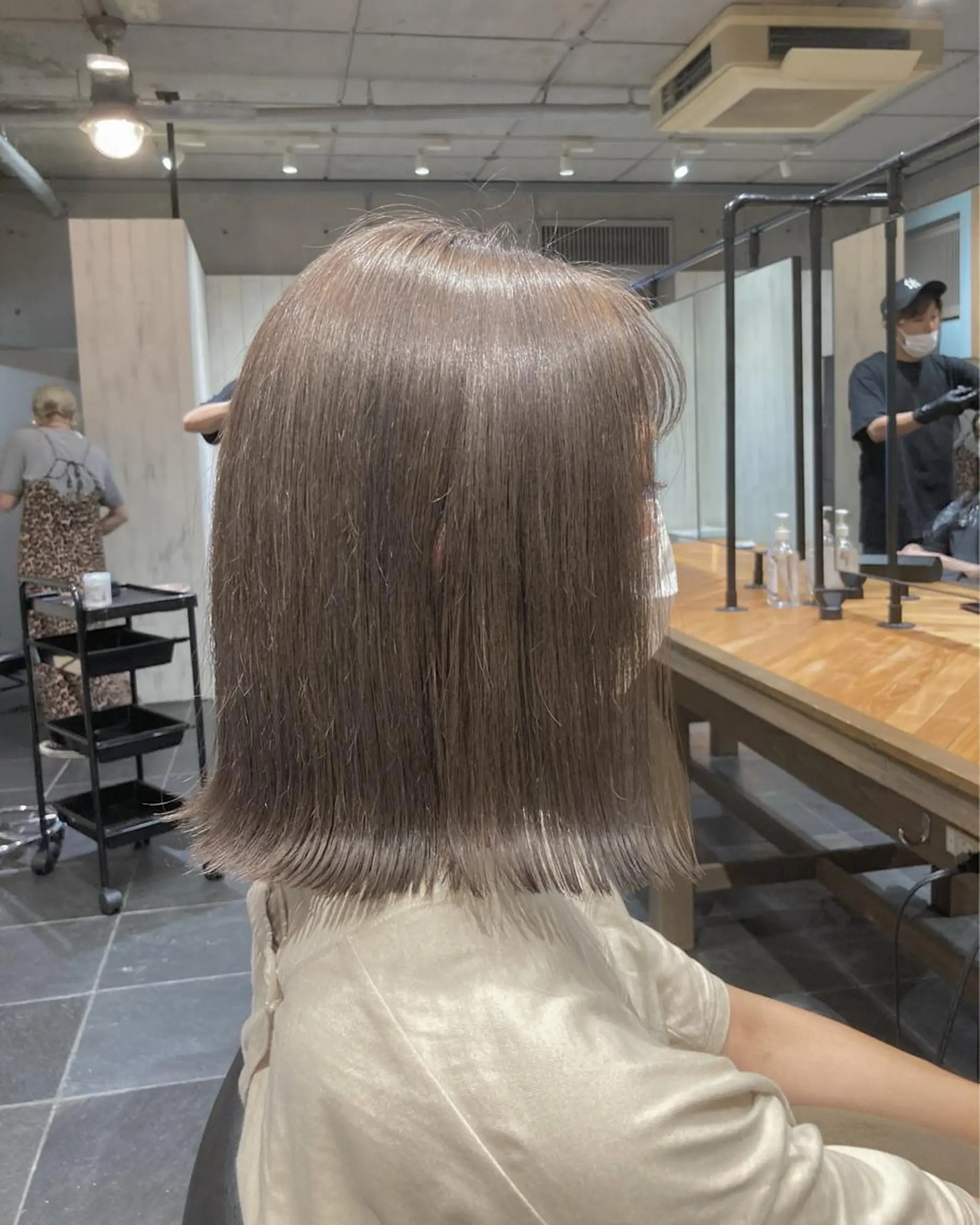 ミディアム カット ヘアカラー トリートメント は まべのヘアスタイル