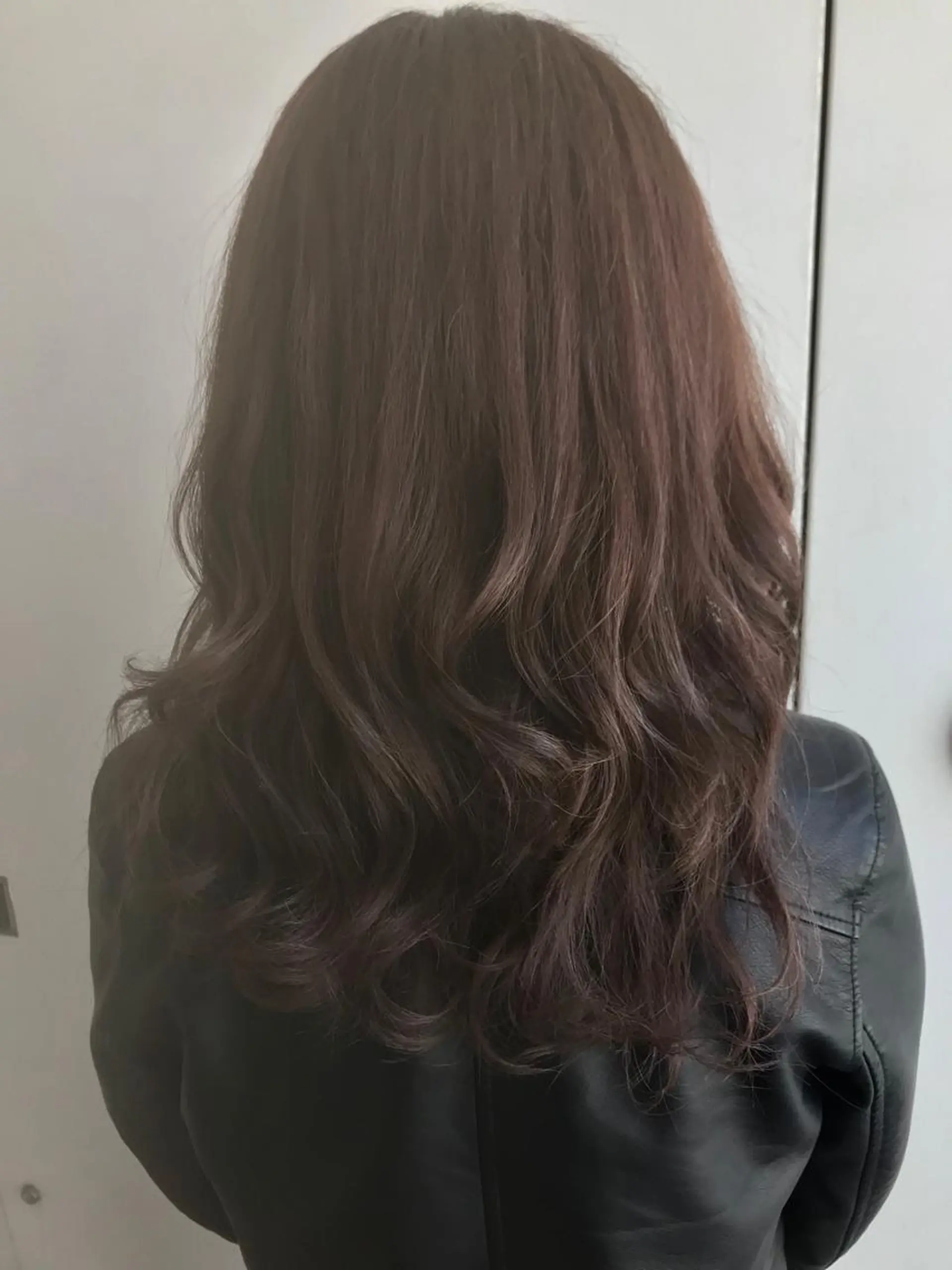 セミロング カラー アッシュ ハイライトカラー ピンクカラー ピンクアッシュ ハイライト Remore所属・中塚 義人のヘアスタイル