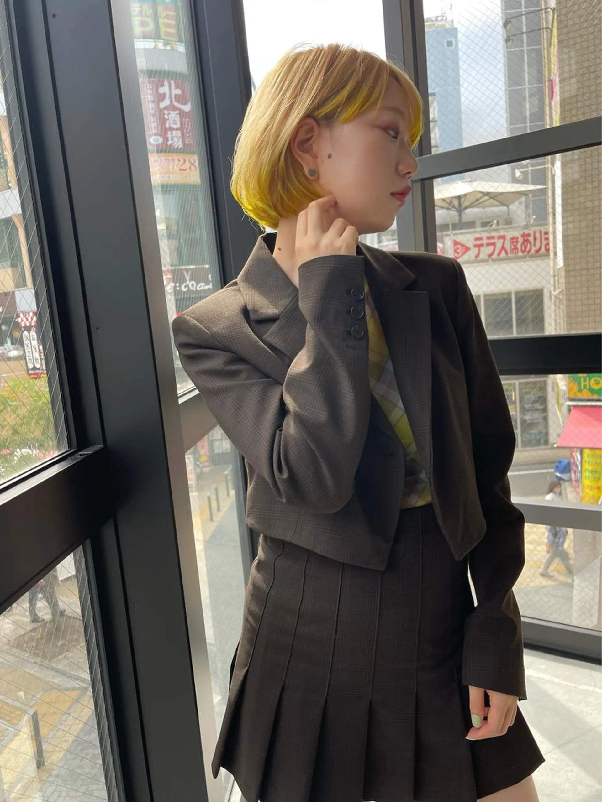 ミディアム イエローカラー fil横浜店長パーマ ブリーチ特化TOMOのヘアスタイル
