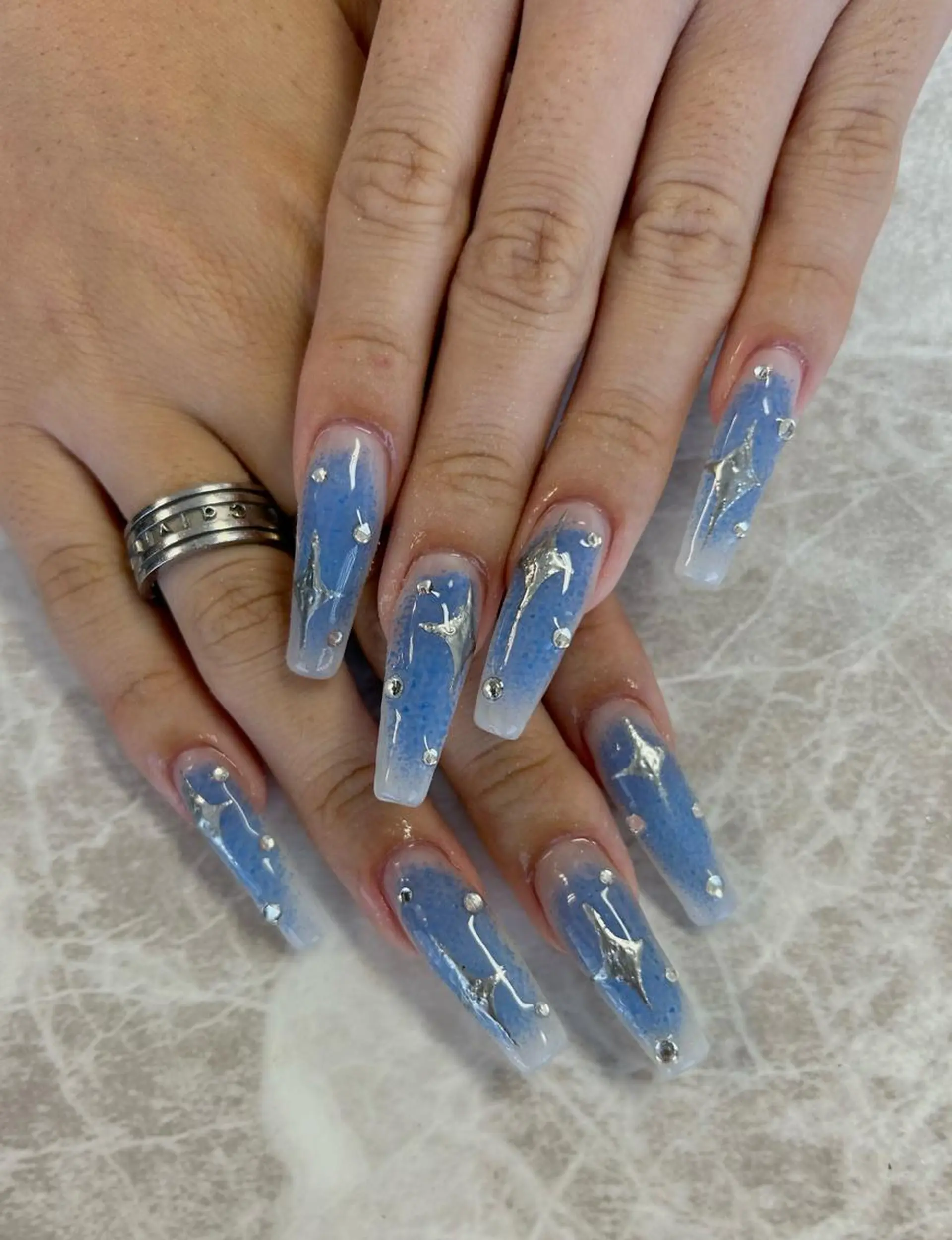 ロング ネイル MADIA 横浜所属・池上 優希のネイルデザイン