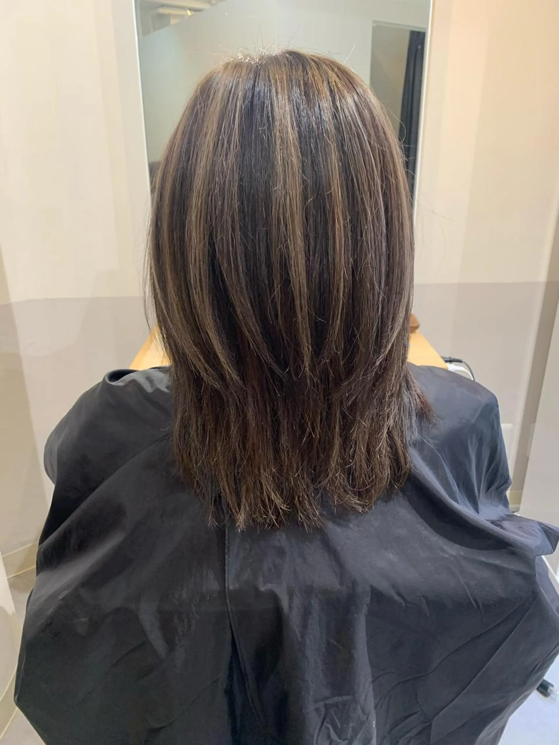 ミディアム ミディアムレイヤー ハイライト レイヤーカット レイヤー×縮毛矯正 深見 拓のヘアスタイル