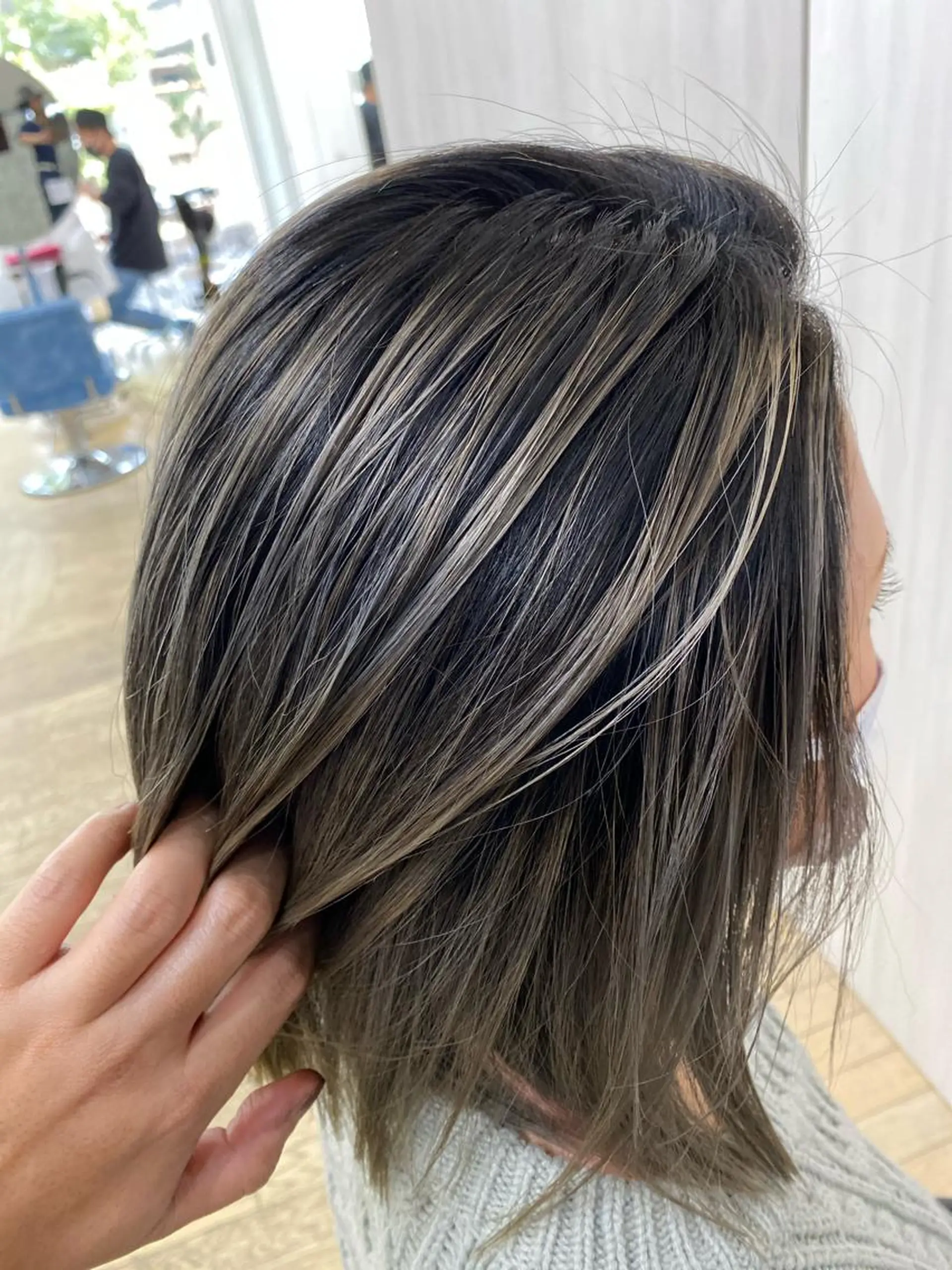 ミディアム カラー バレイヤージュ グレージュ レイヤーカット カット トリートメント 松井 敬太郎のヘアスタイル