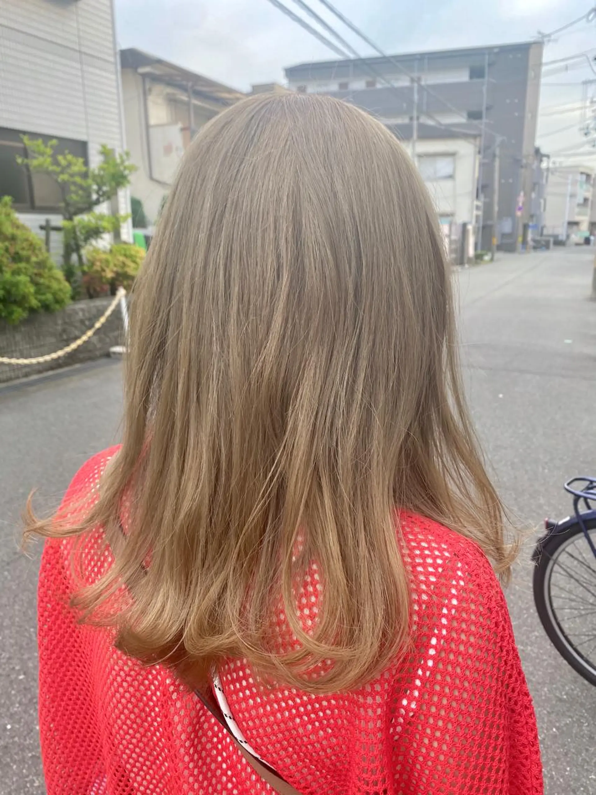 セミロング カラー ベージュカラー ブリーチ イルミナカラー ヘアカラー トリートメント #艶髪・髪質改善 有田怜平のヘアスタイル