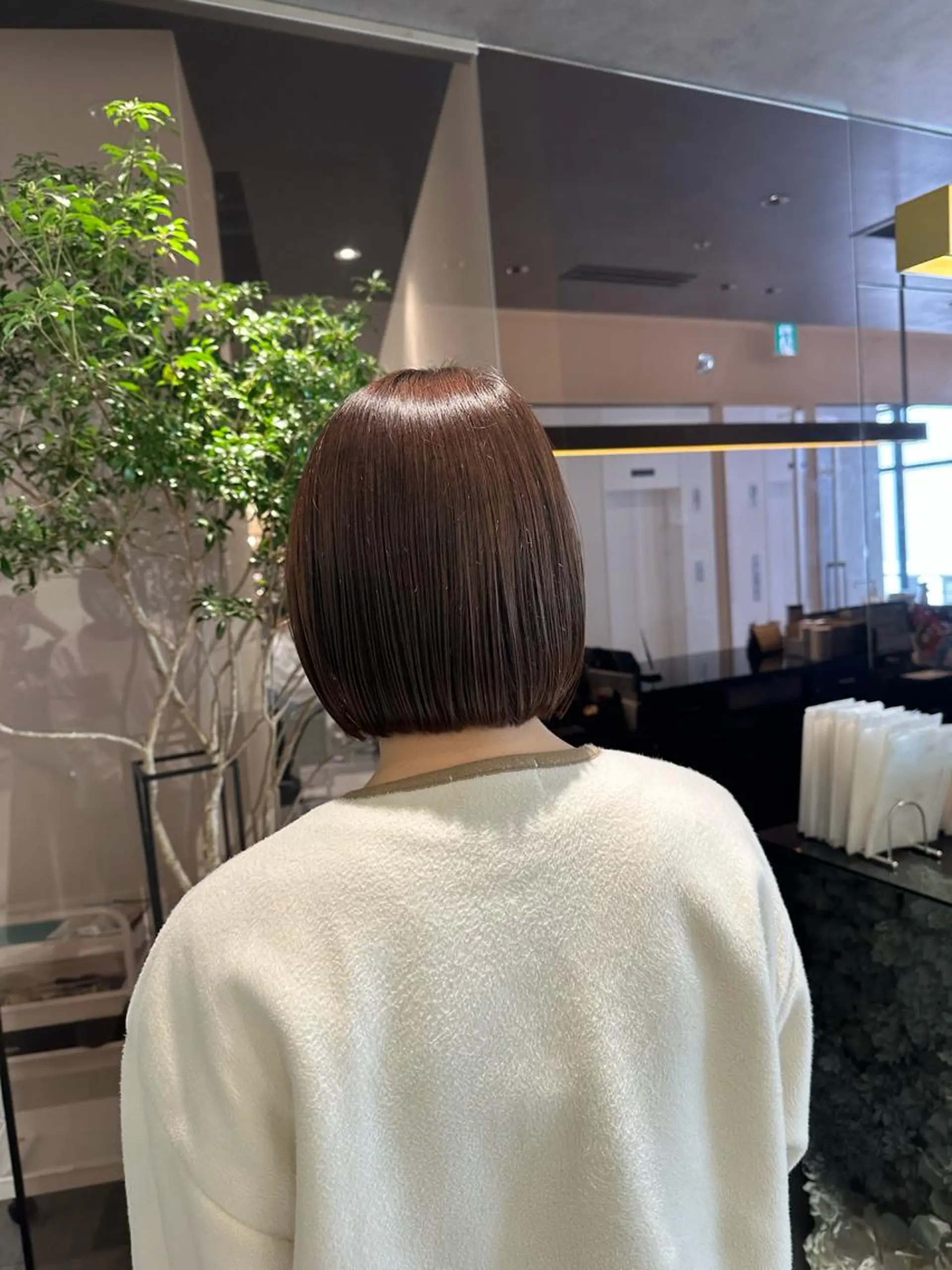 ショート ボブ 顔周りカット ハイライト レイヤーカット ショートヘア 巻ける縮毛矯正/艶 カラーchika🩵のヘアスタイル