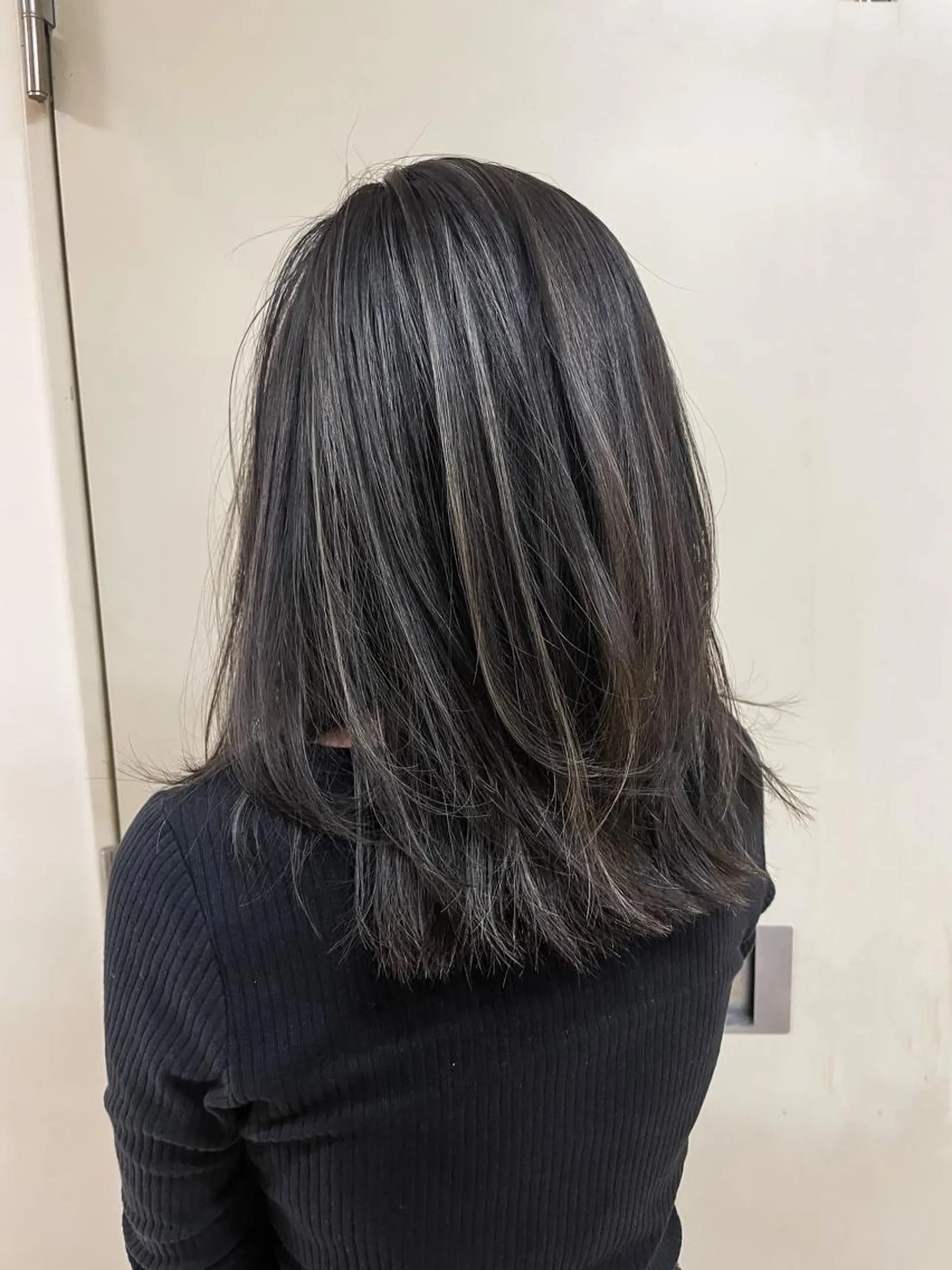 ミディアム カラー ハイライトカラー ハイライト アイジマヒロ vagueのヘアスタイル