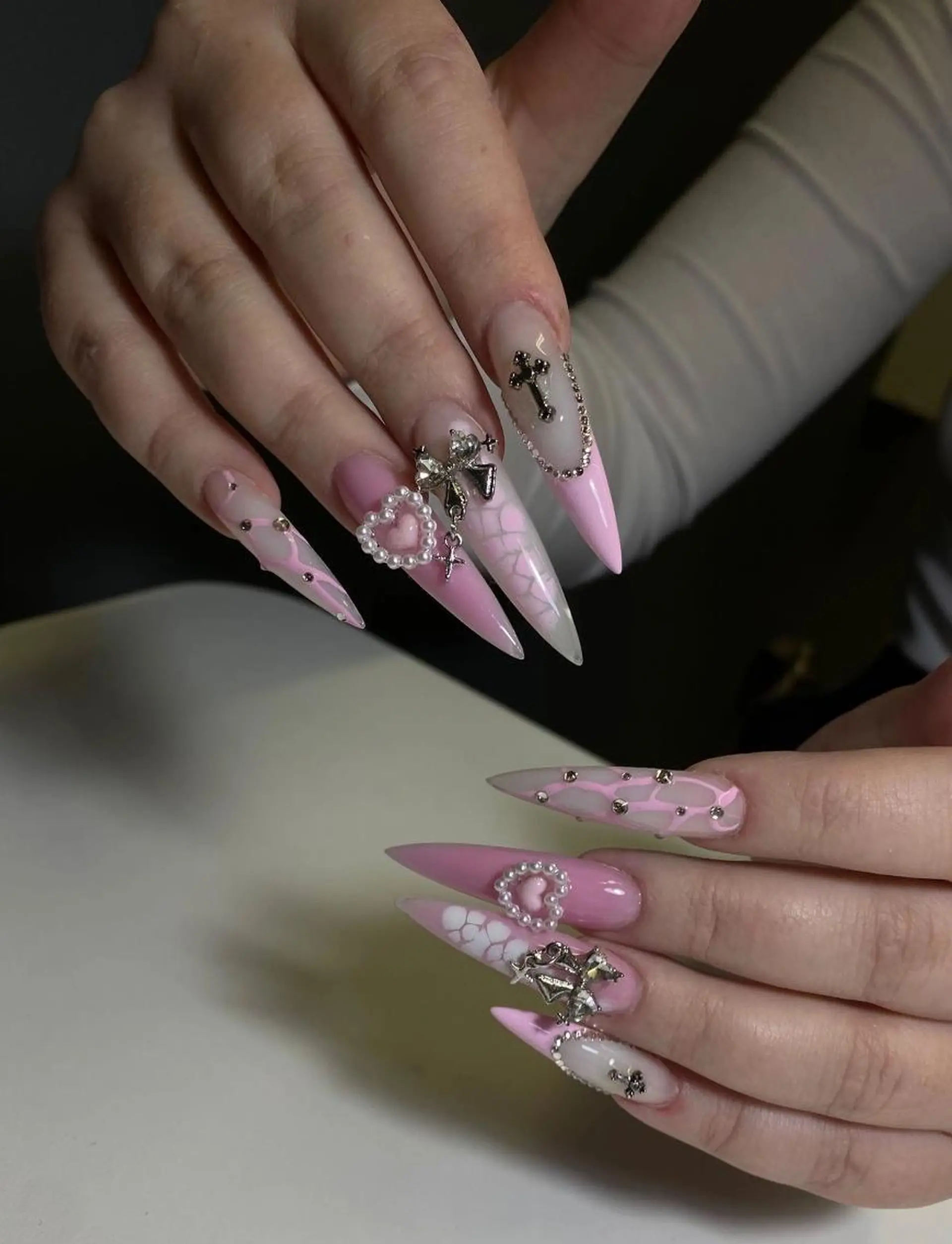ネイル 長さ出し フレンチネイル グラデーション 卒業式 マグネットネイル ハンドネイル MIHANA NAILのネイルデザイン