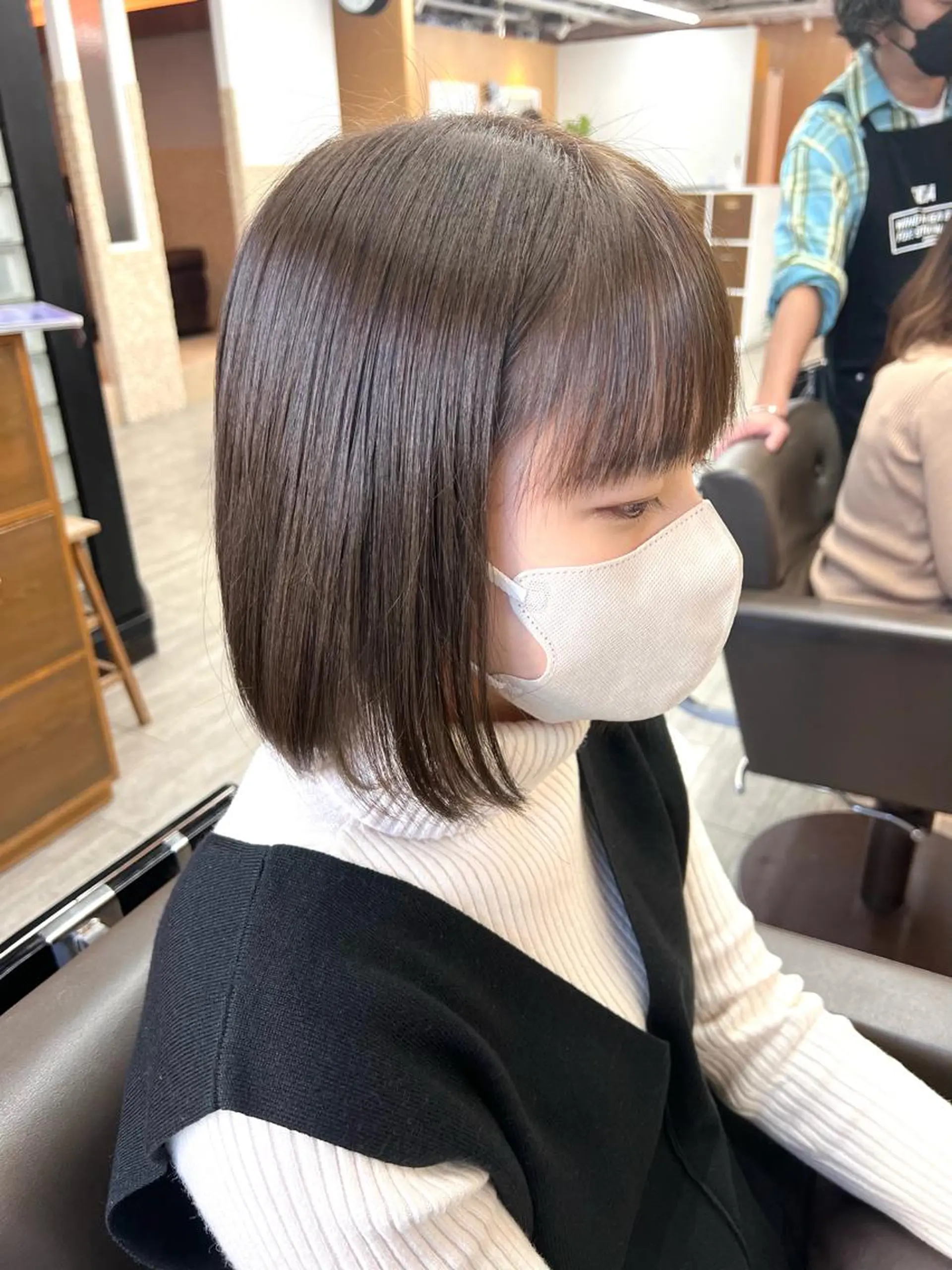 ミディアム カット 縮毛矯正 透明感カラー ゆうだいのヘアスタイル