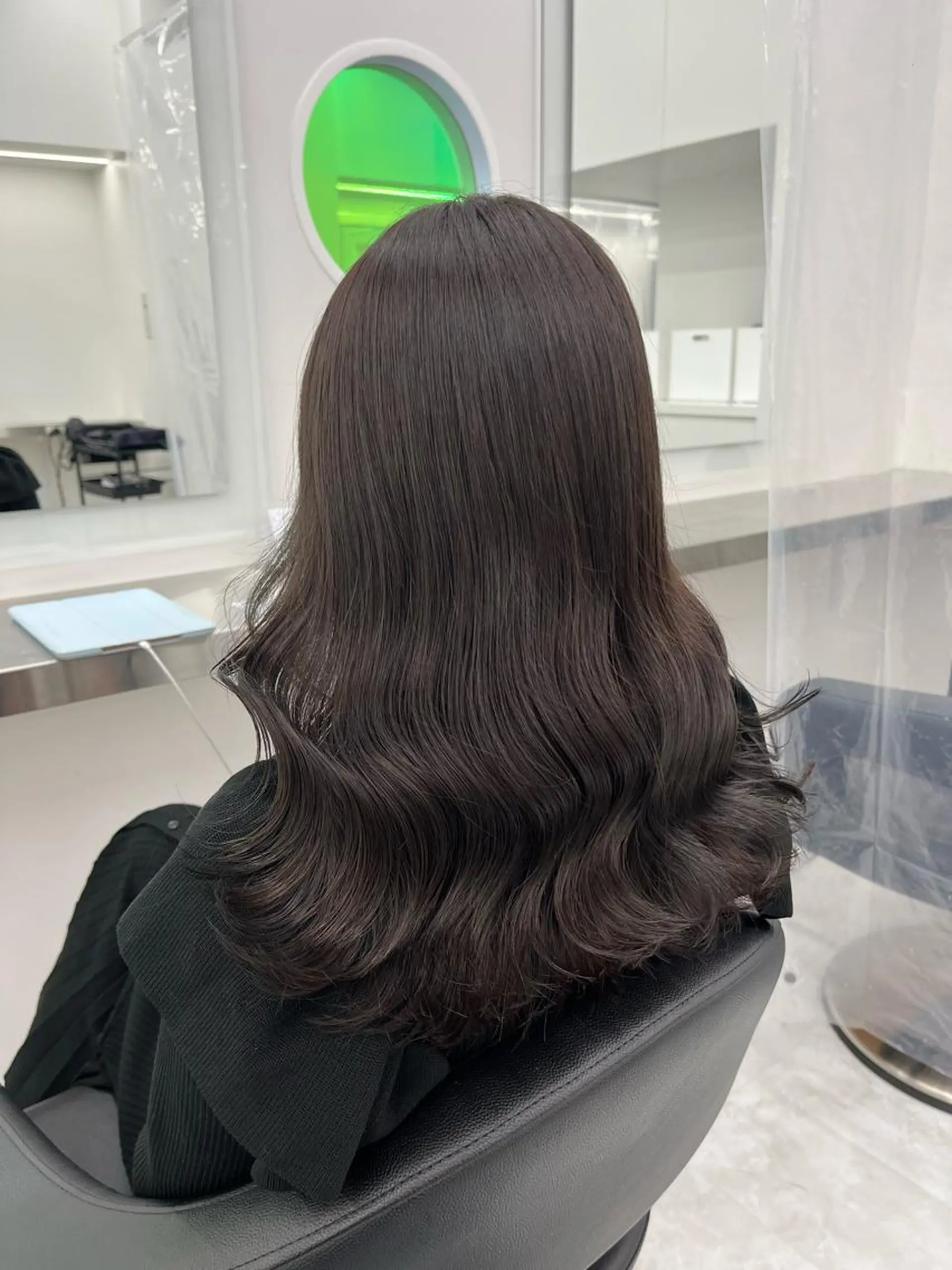 セミロング カラー ベージュカラー 黒髪 ブリーチ ブルーカラー ブルーブラック カット トリートメント 🤎MISAKI 艶髪モテカラー🤎のヘアスタイル