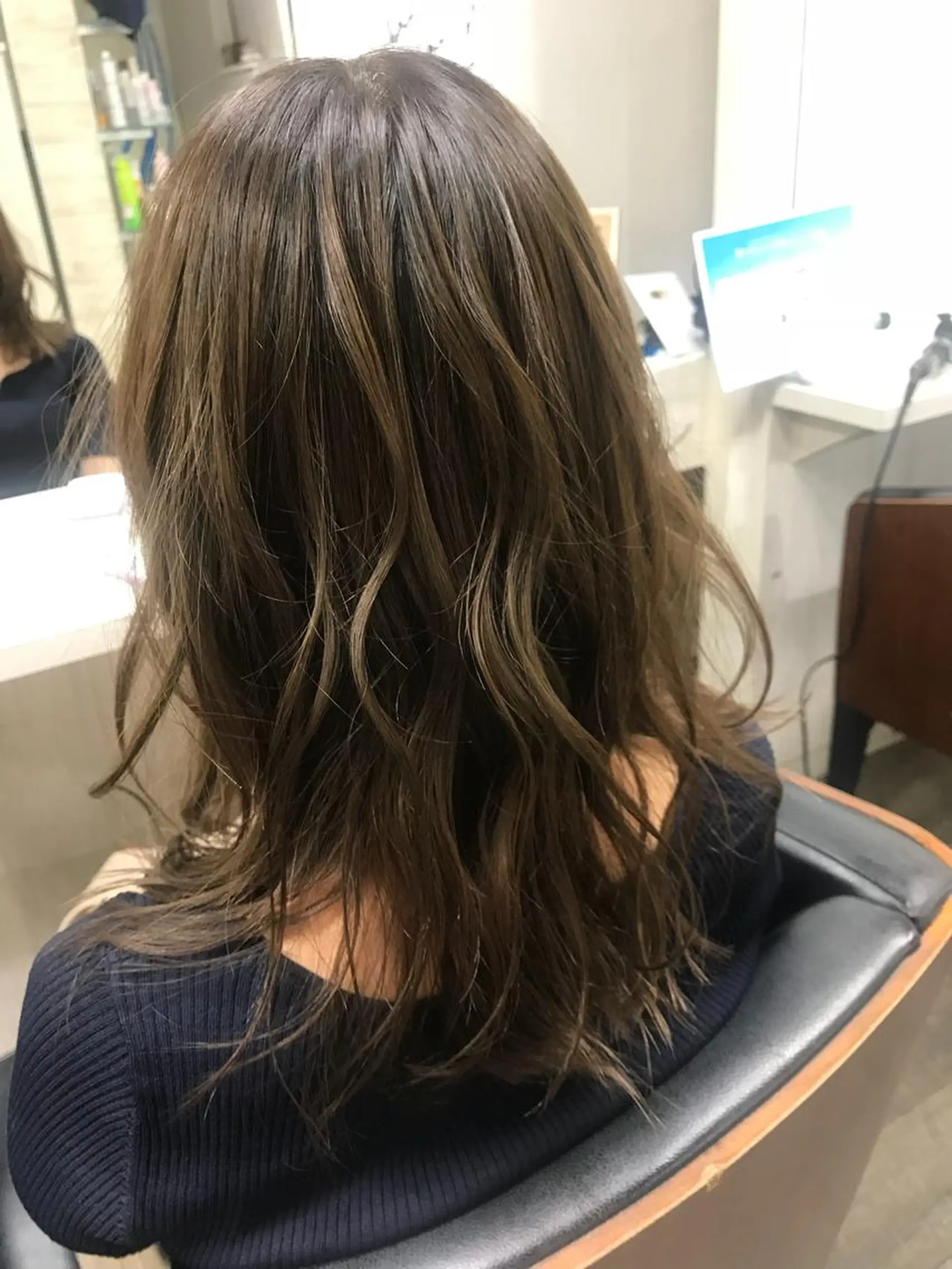 セミロング カラー 山内 聡史のヘアスタイル