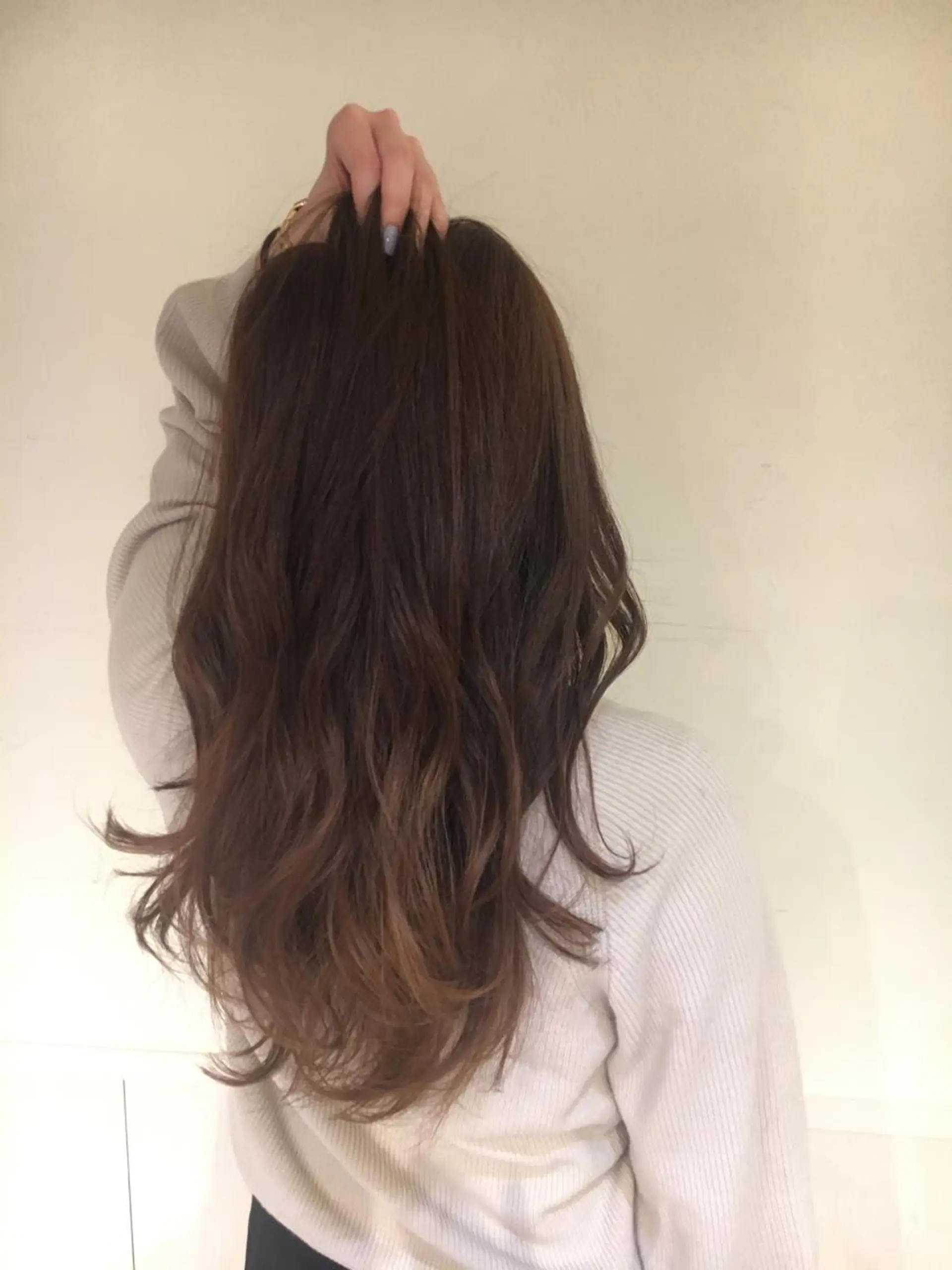 ロング カラー 野崎 ひかりのヘアスタイル