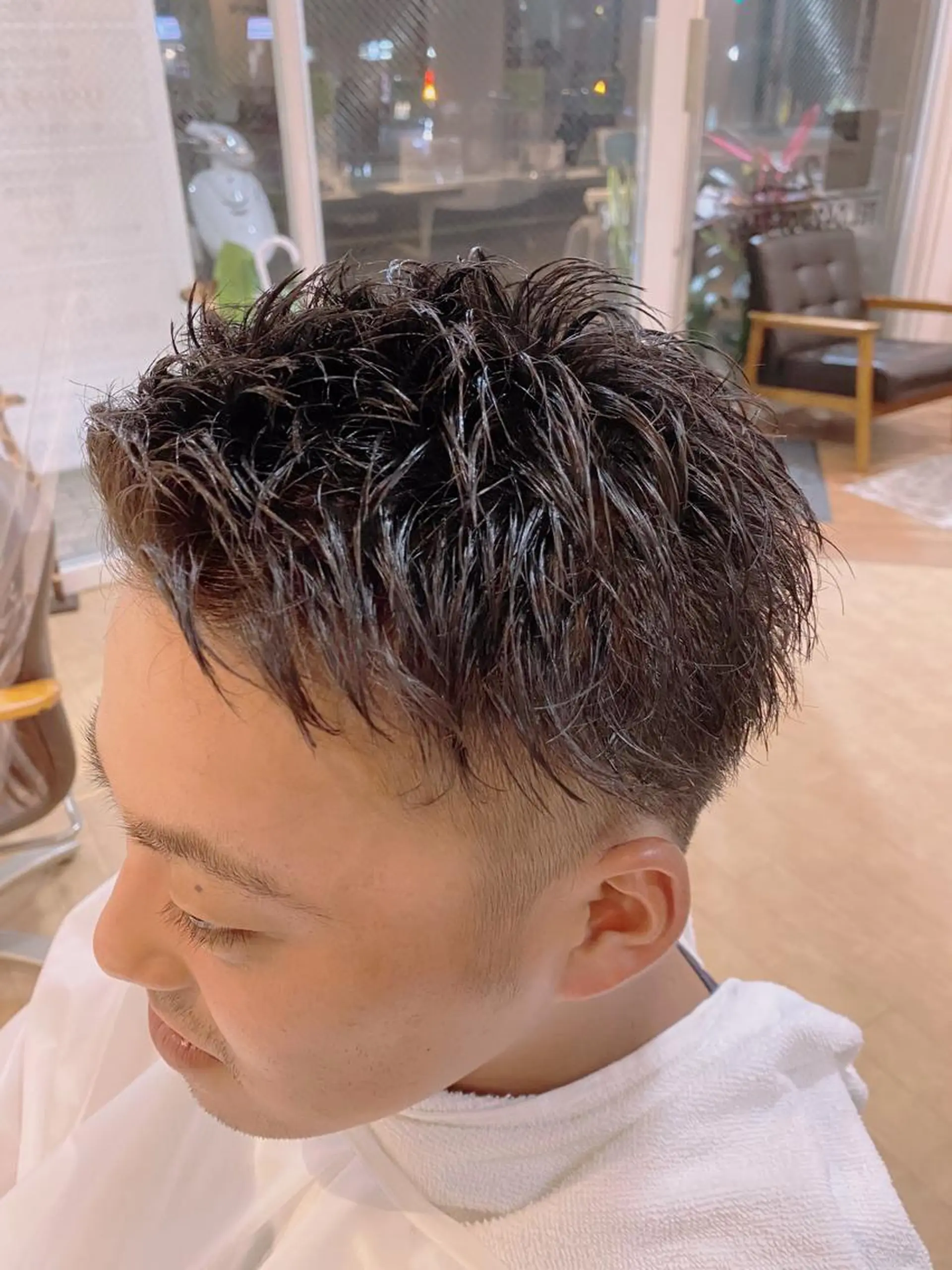ショート カット ヘアカラー 艶髪特化 坂田一樹のヘアスタイル
