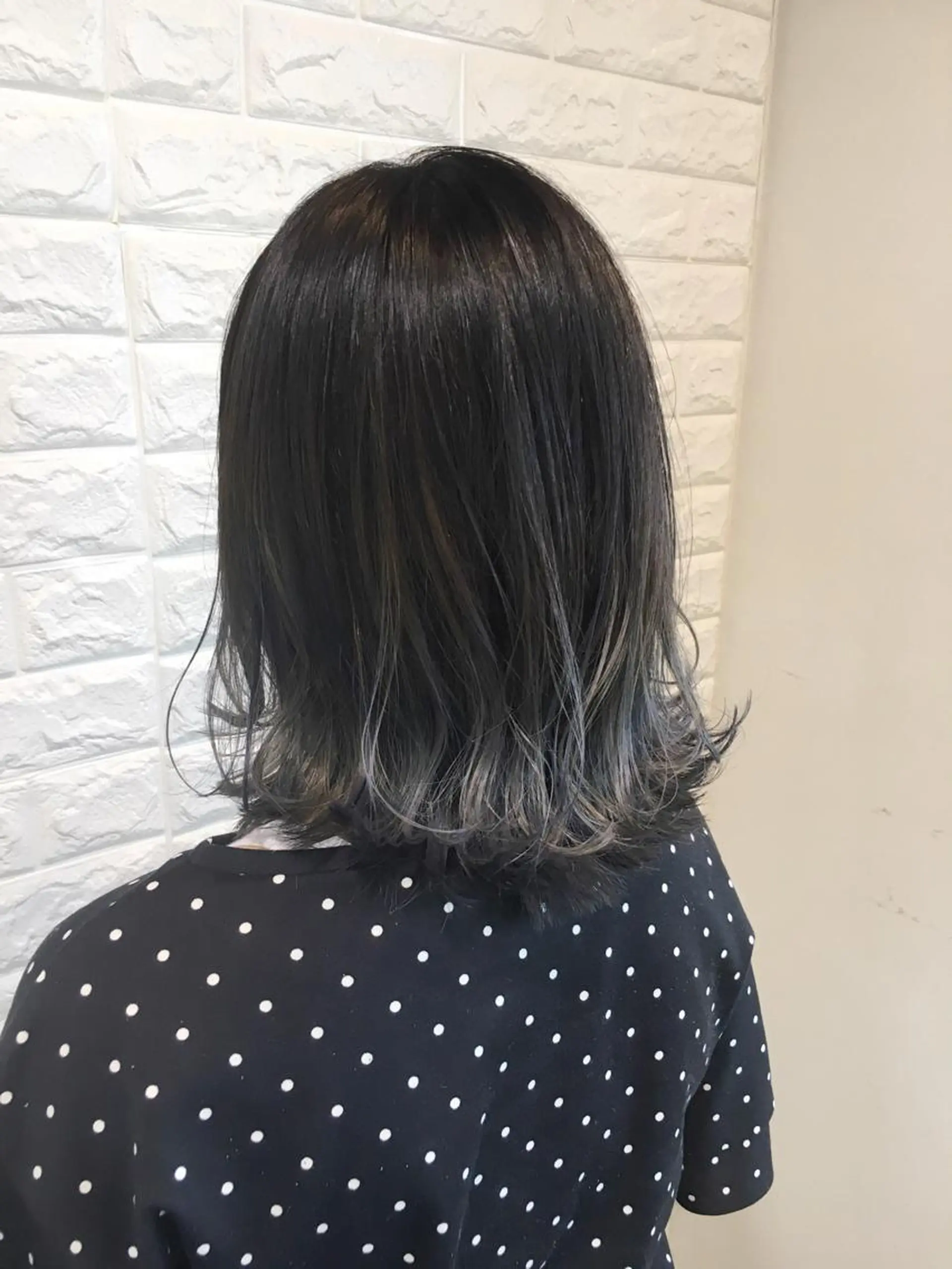 ショート カラー ヘアアレンジ ダークグレー グラデーションカラー 🌿‬ ܸAir 透明感🌱西村知佳のヘアスタイル