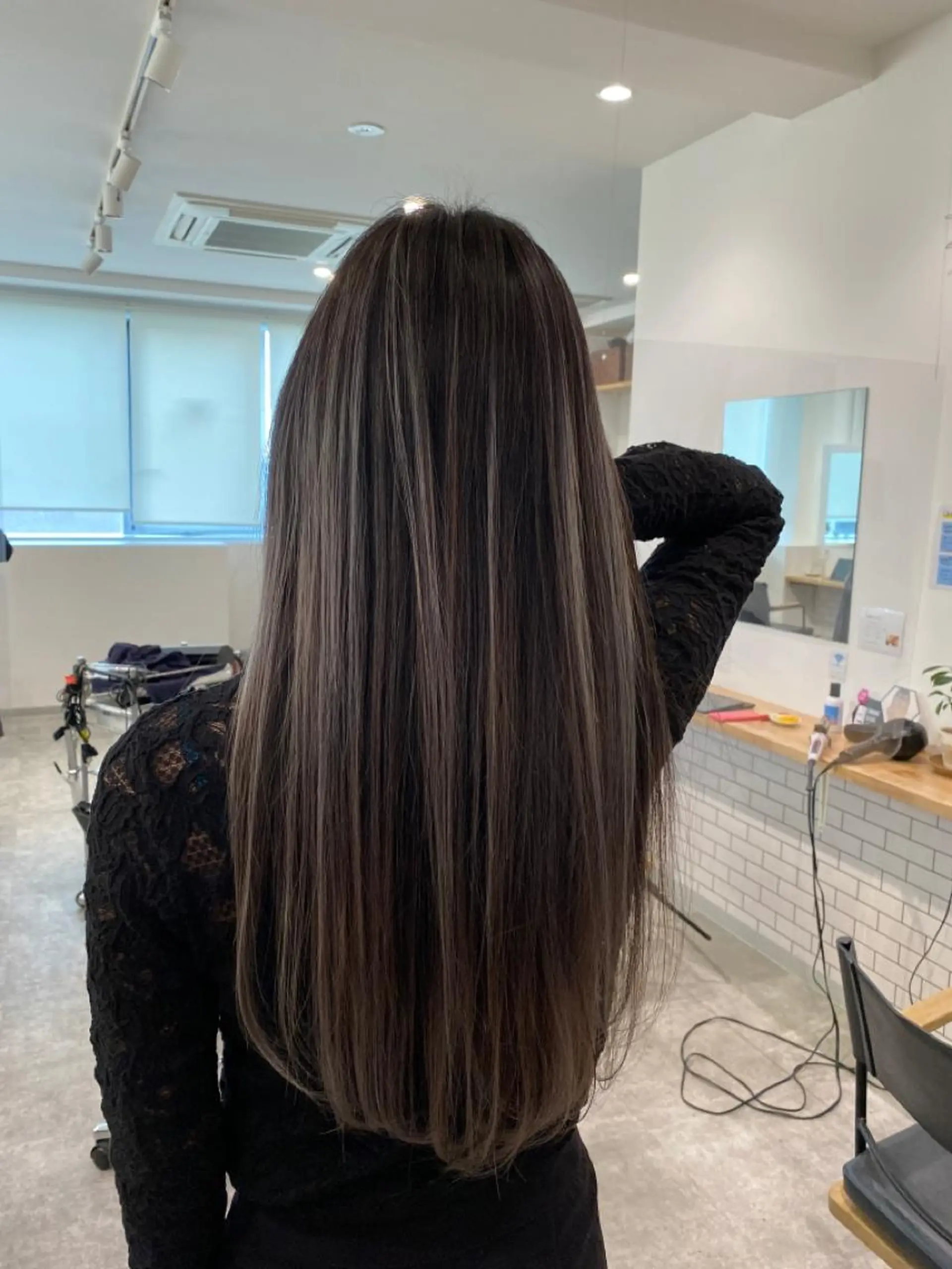 セミロング カラー バレイヤージュ ハイライトカラー ハイライト レイヤーカット ヘアカラー トリートメント JILBLAN京都 ショート/ハイライトのヘアスタイル