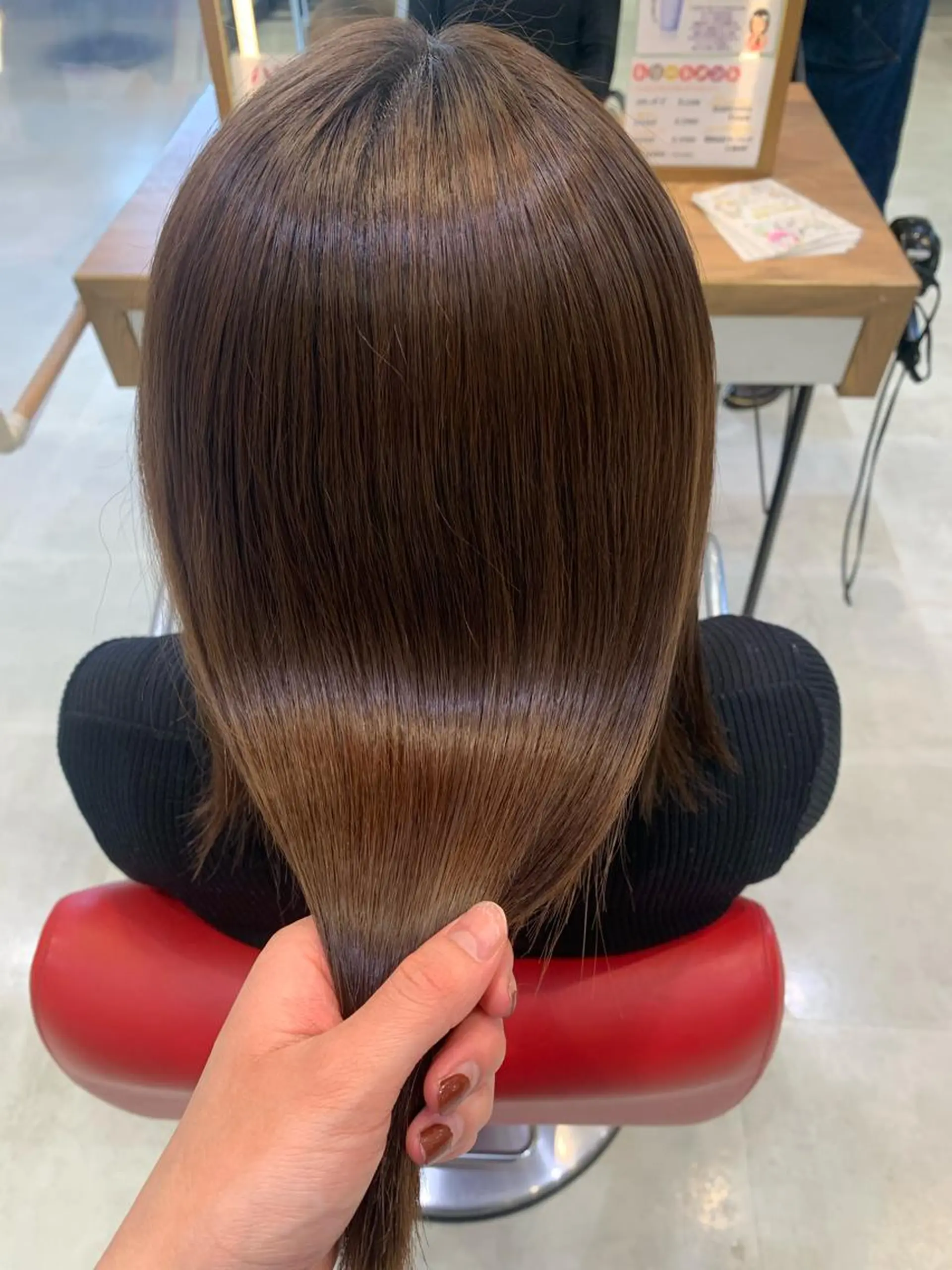 ミディアム カット 縮毛矯正 ayumi🌈 インナーカラー🌈のヘアスタイル