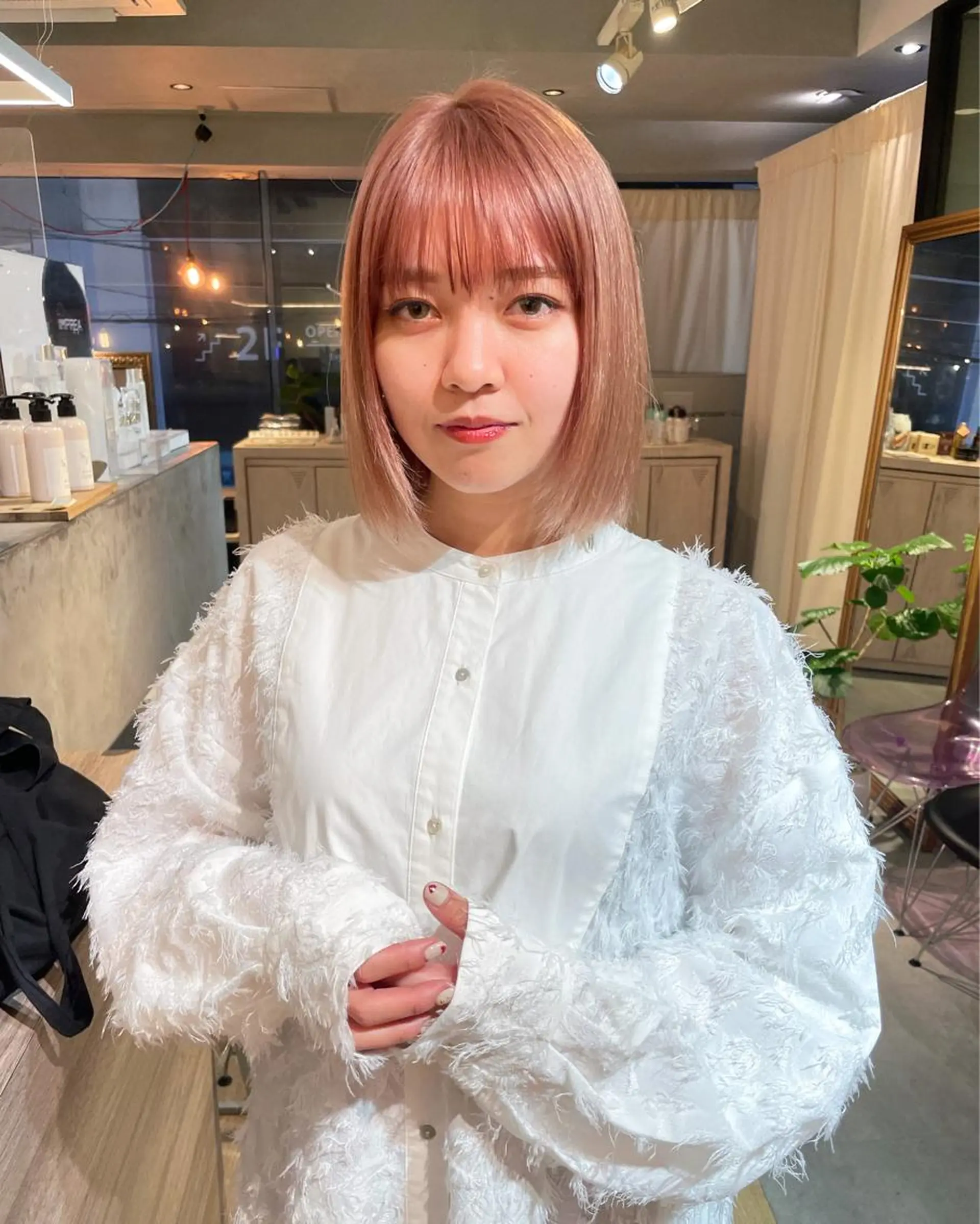 ショート カラー カット ヘアカラー ぱつっとボブ 古家 佑真のヘアスタイル