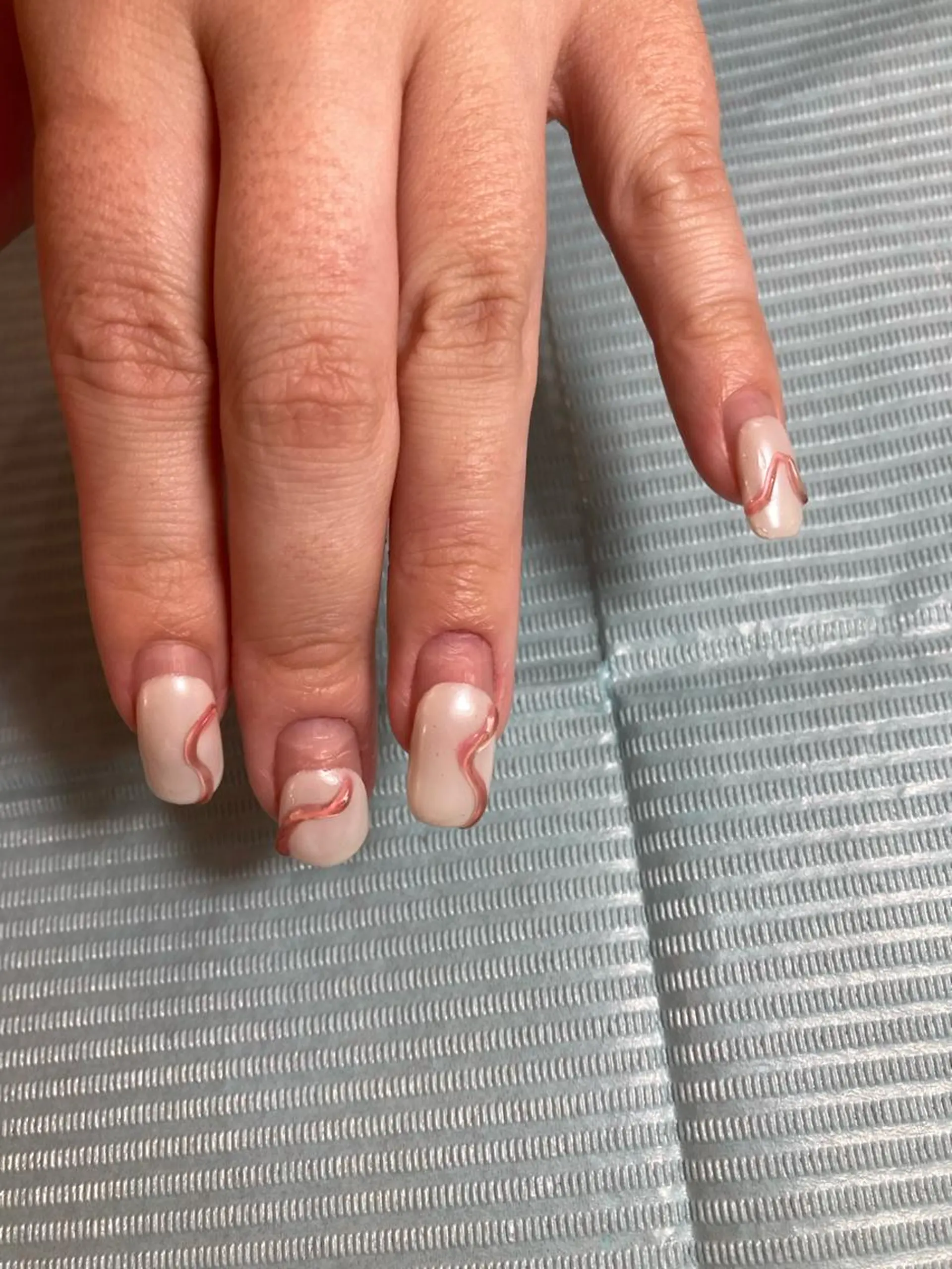 ネイル nailsalon　hue所属・小山 羽奈のネイルデザイン