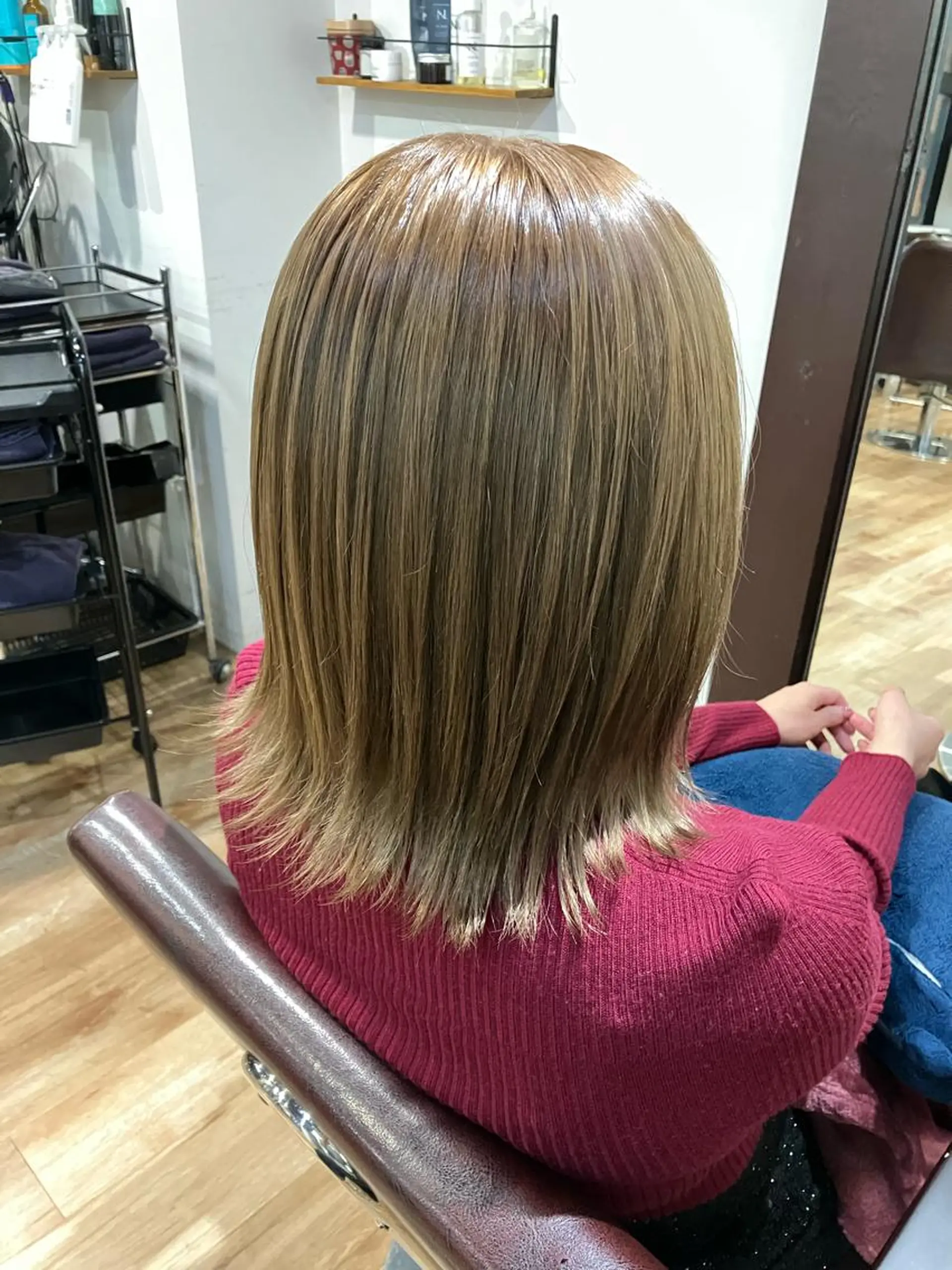 ミディアム カラー ベージュカラー ブリーチ ミルクティーベージュ 🍀髪質改善、カラー TAICHI🍀のヘアスタイル