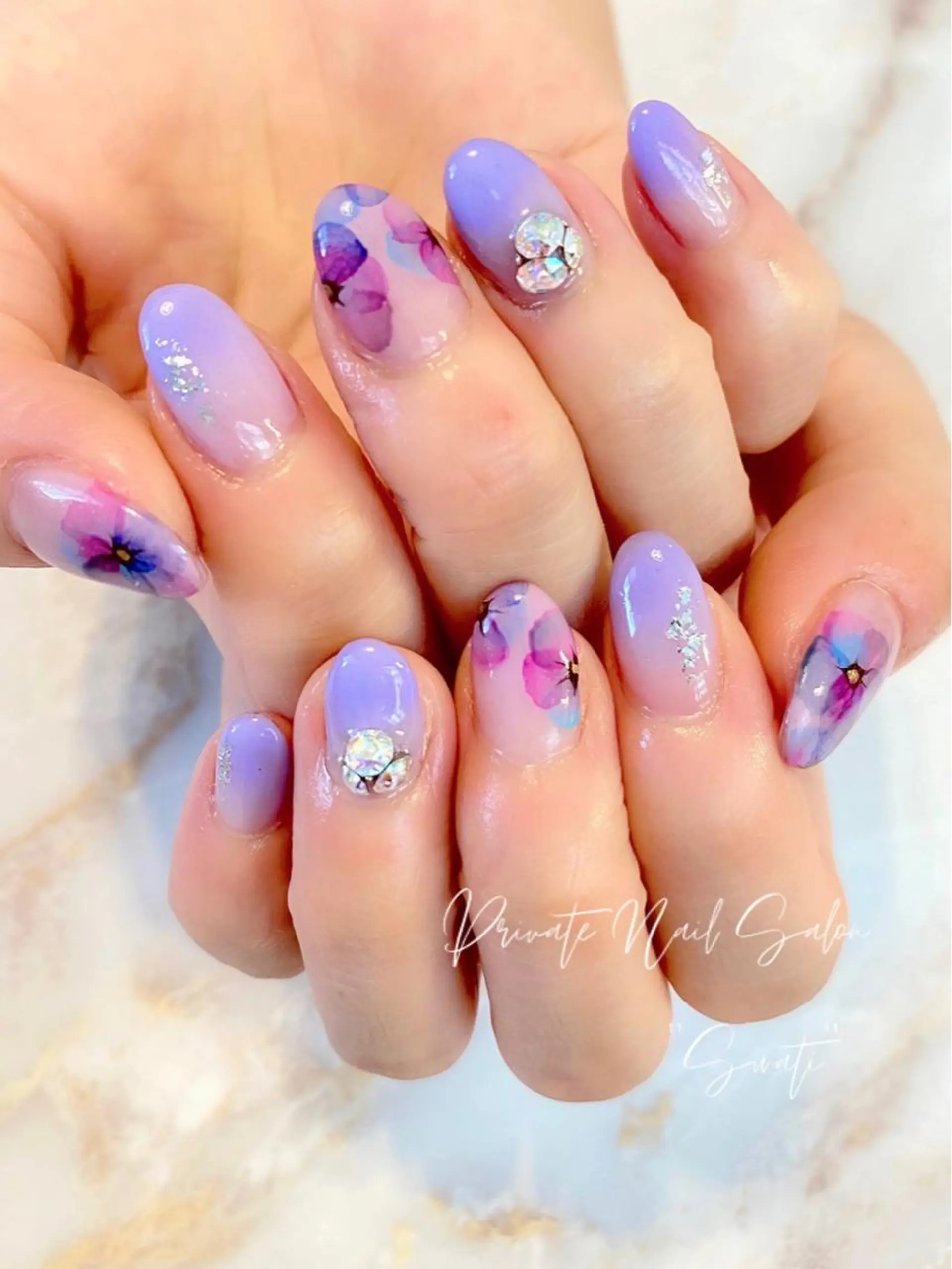 ネイル アートネイル フラワーネイル ニュアンスネイル オフィスネイル 春ネイル yuko （ネイリスト）のネイルデザイン
