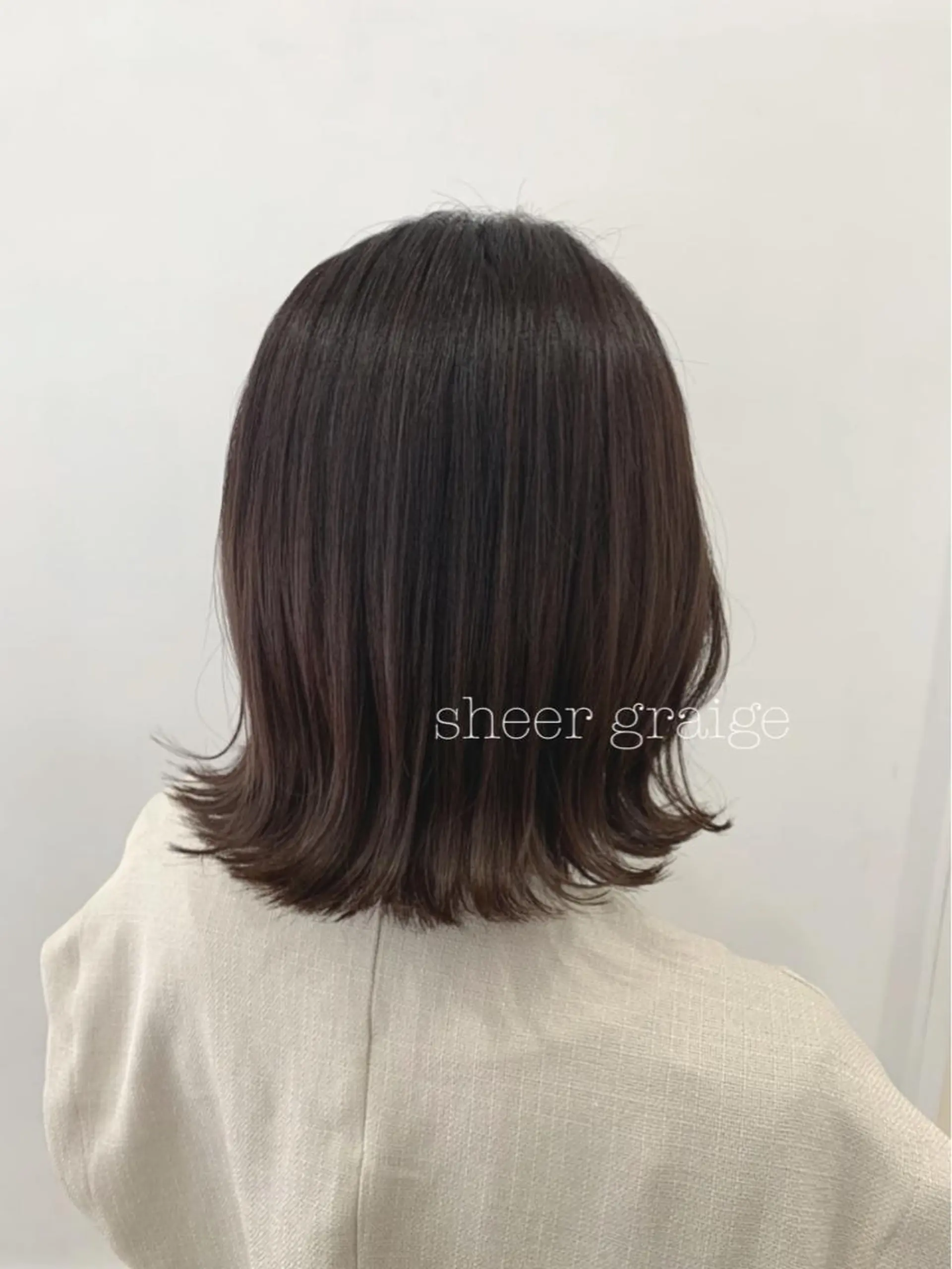 ショート カラー ぱつっとボブ/ 小野あかねのヘアスタイル