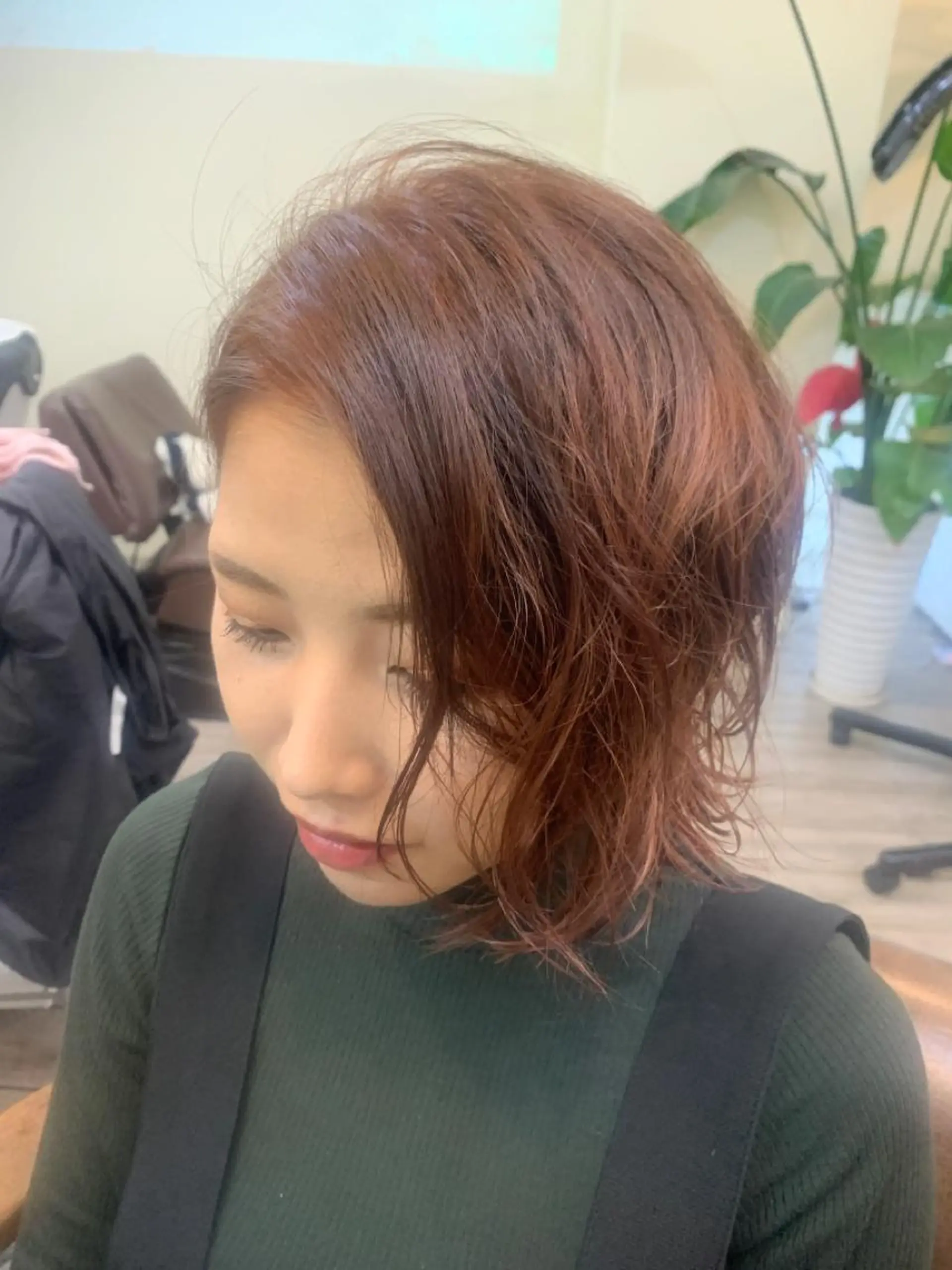 ショート カラー パーマ 鶴見 和美のヘアスタイル