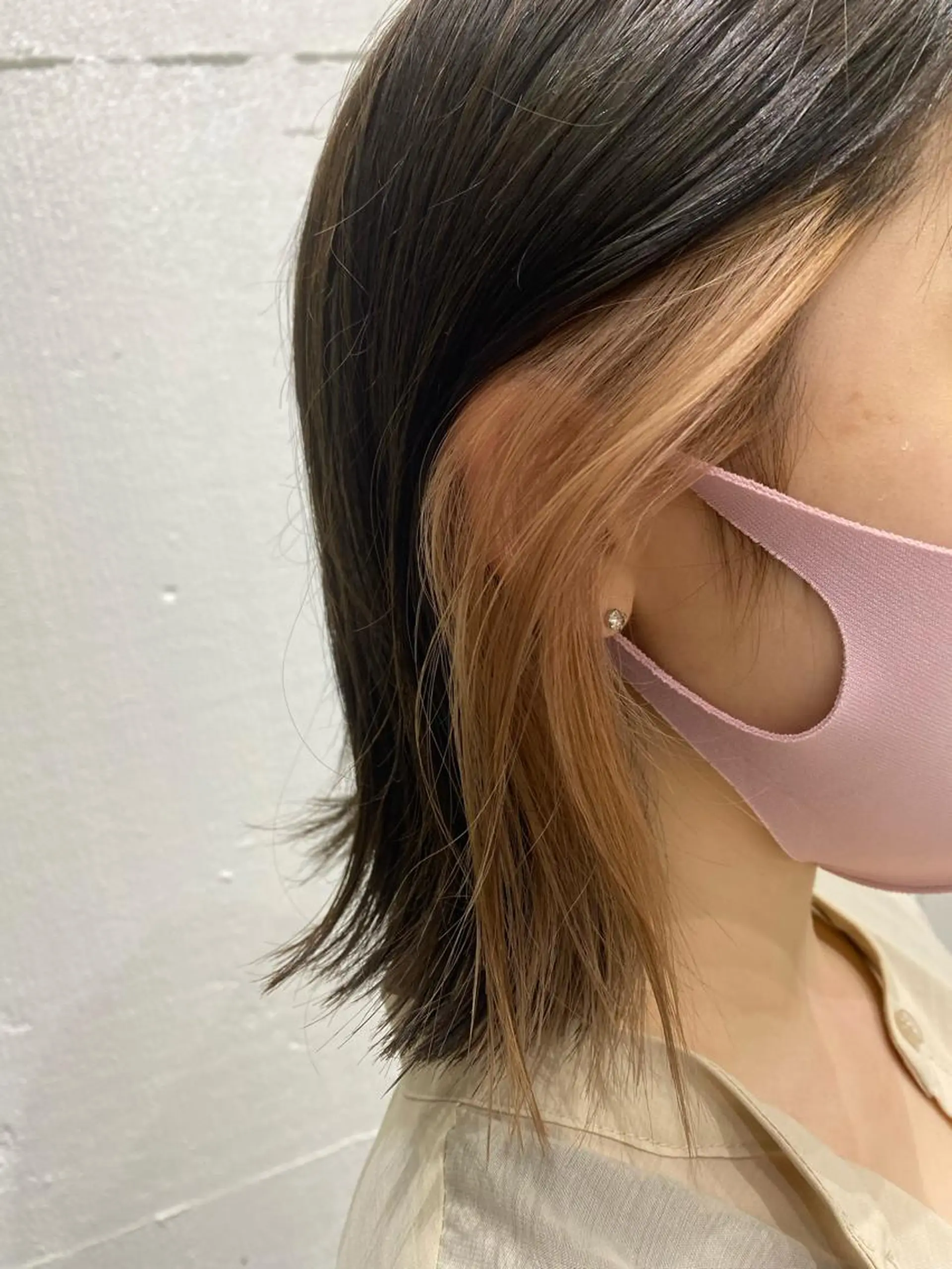 ショート カラー ヘアアレンジ 切りっぱなしボブ アッシュ アッシュグレー バレイヤージュ ベージュカラー 抜きっぱなしブロンド ササキカズマのヘアスタイル