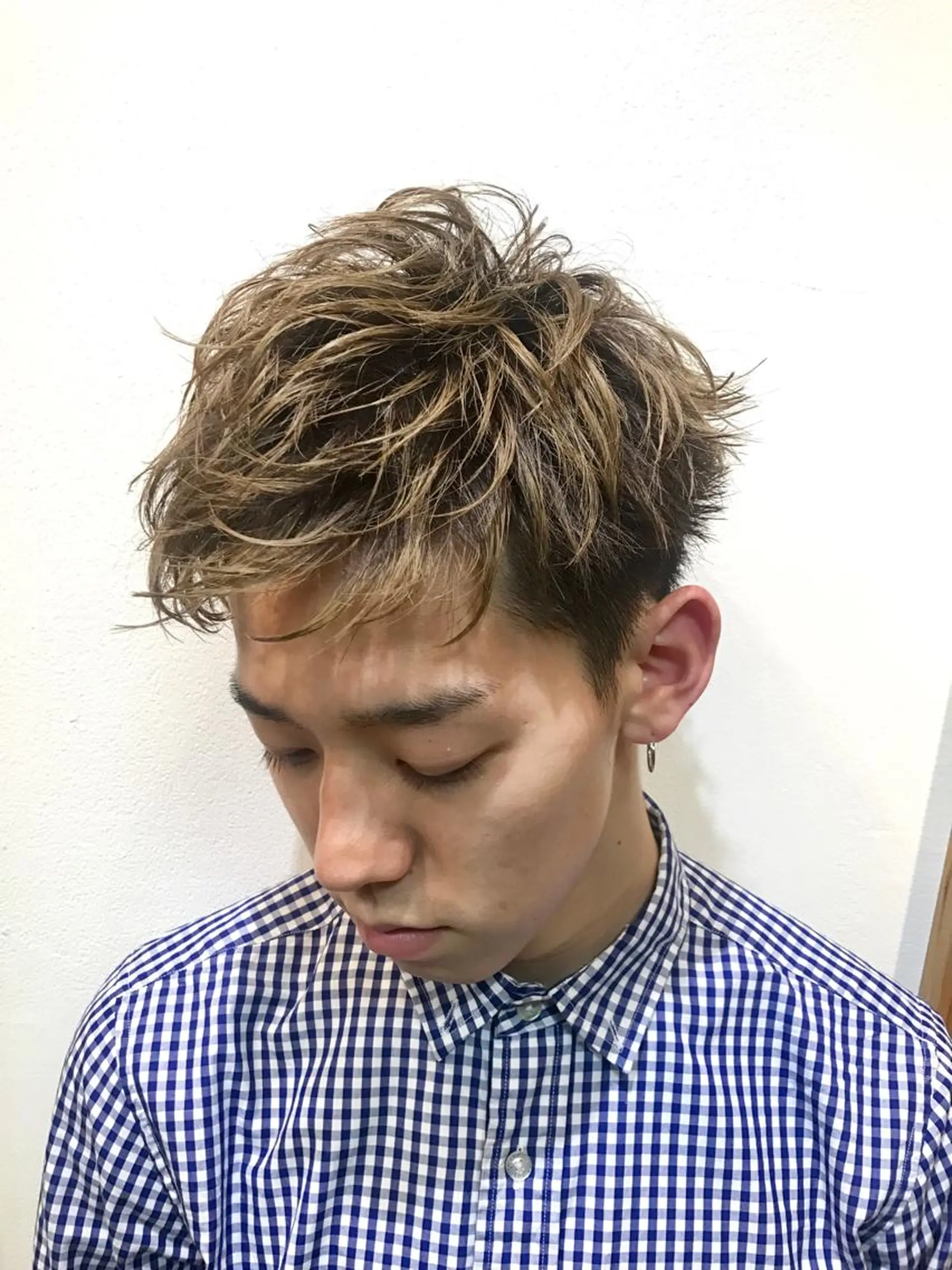 ショート メンズ メンズブリーチ メンズハイトーン 刈り上げ GrandStory SHIBUYA所属・住本 大明のヘアスタイル