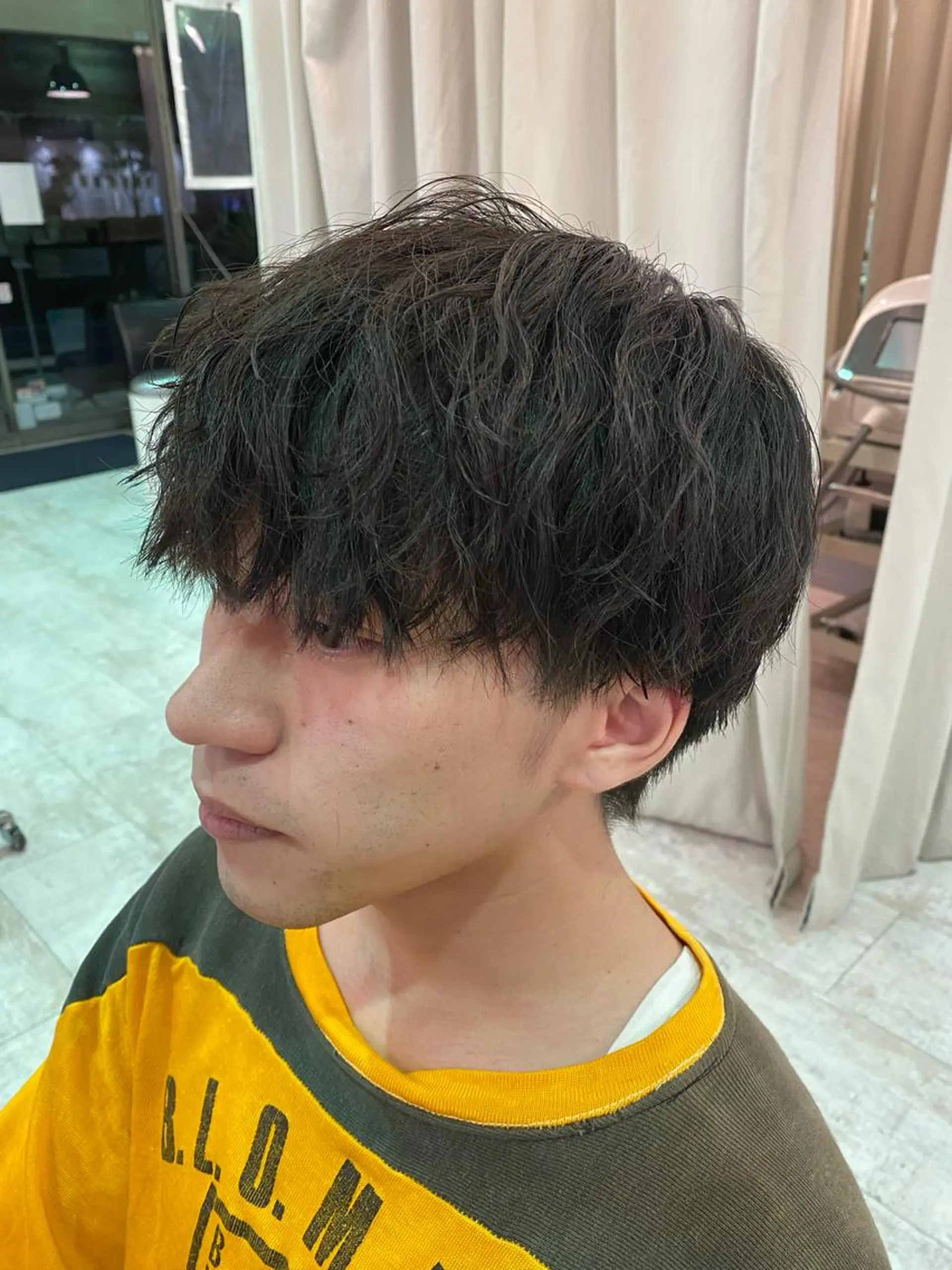 ショート パーマ メンズ マッシュ カット パーマ 佐々木 雪菜のヘアスタイル
