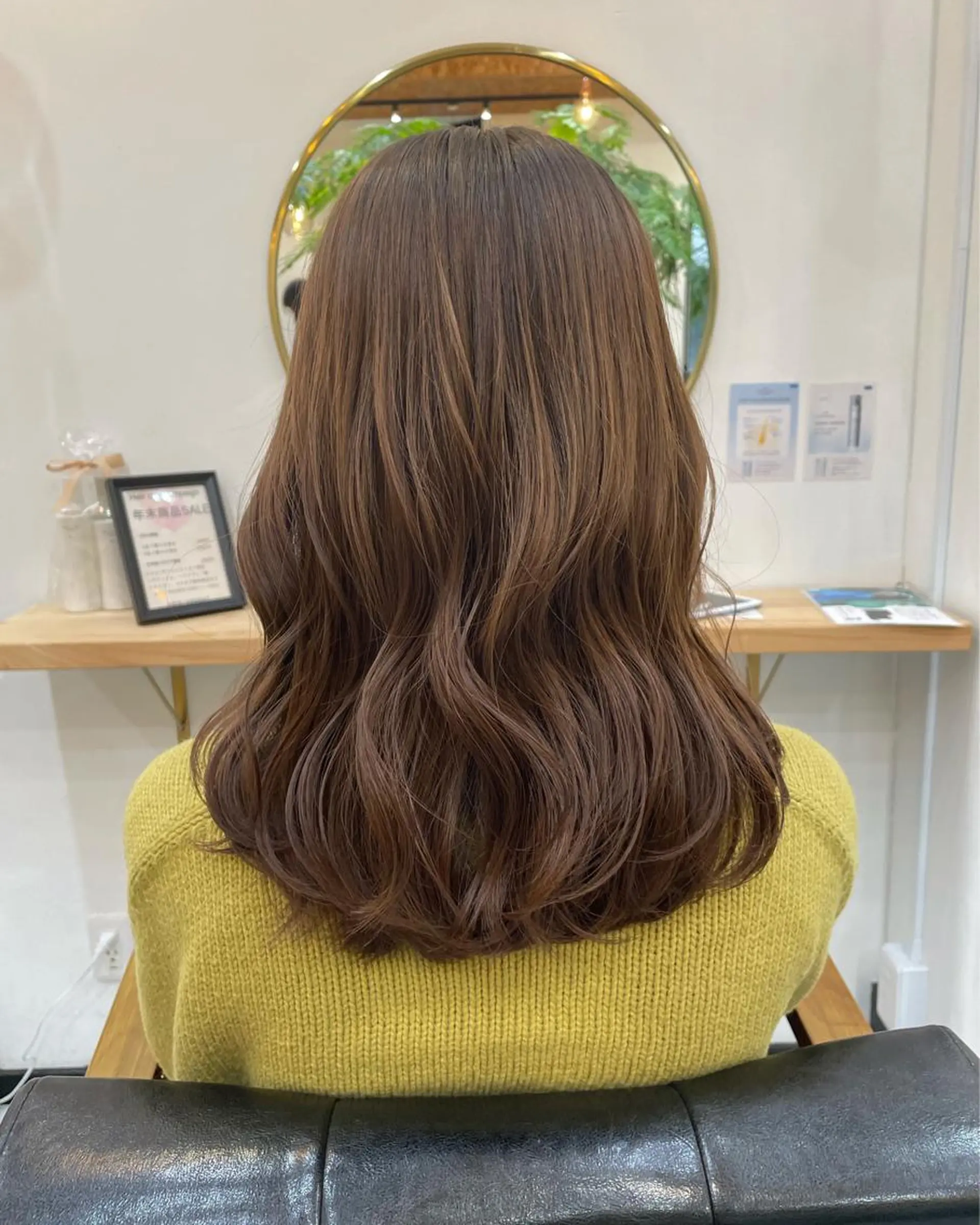 ミディアム カラー カット ヘアカラー トリートメント 高梨 菜々のヘアスタイル
