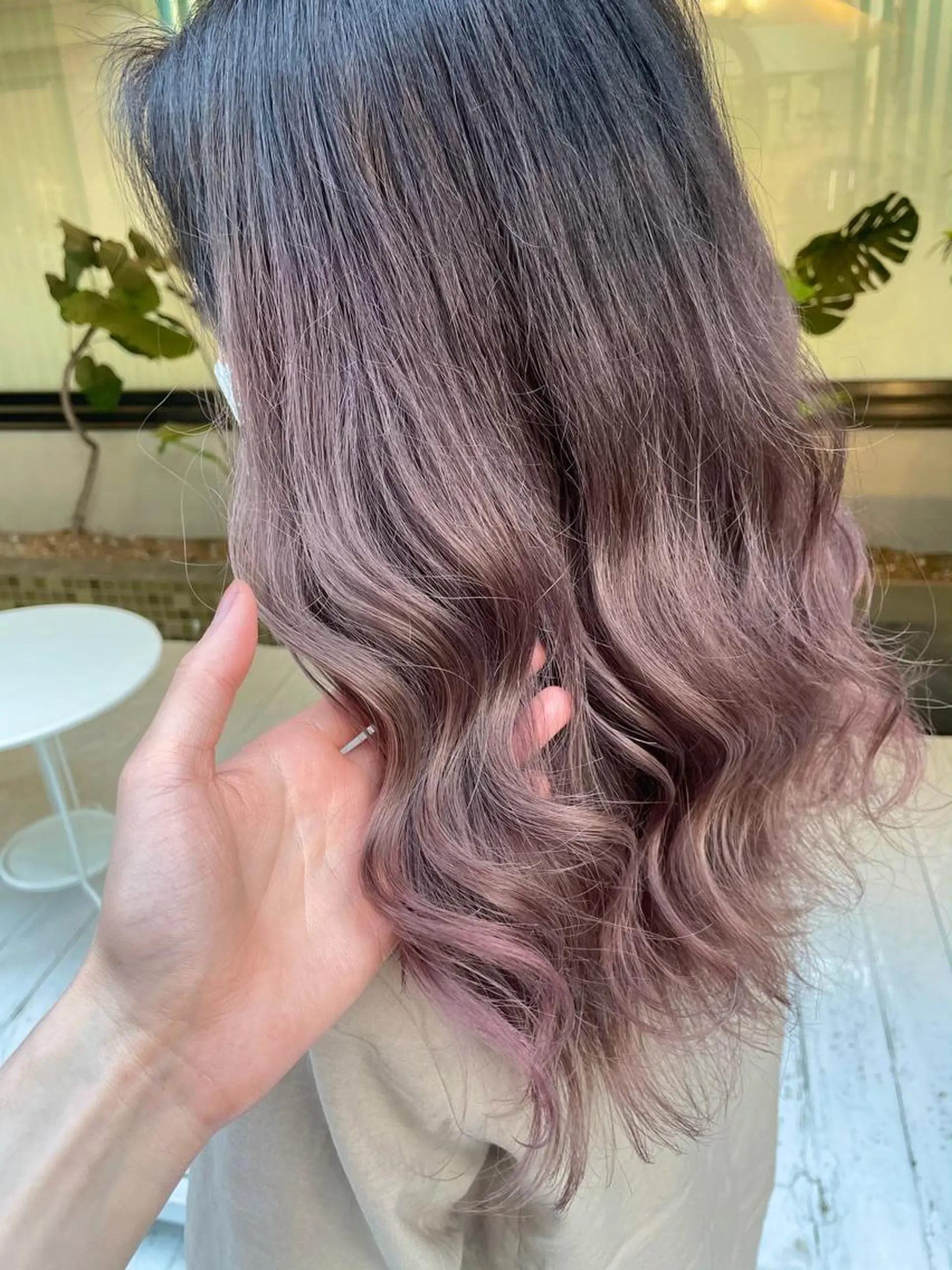 ロング カラー ベージュカラー ピンクカラー ピンクベージュ 佐藤 魁人のヘアスタイル