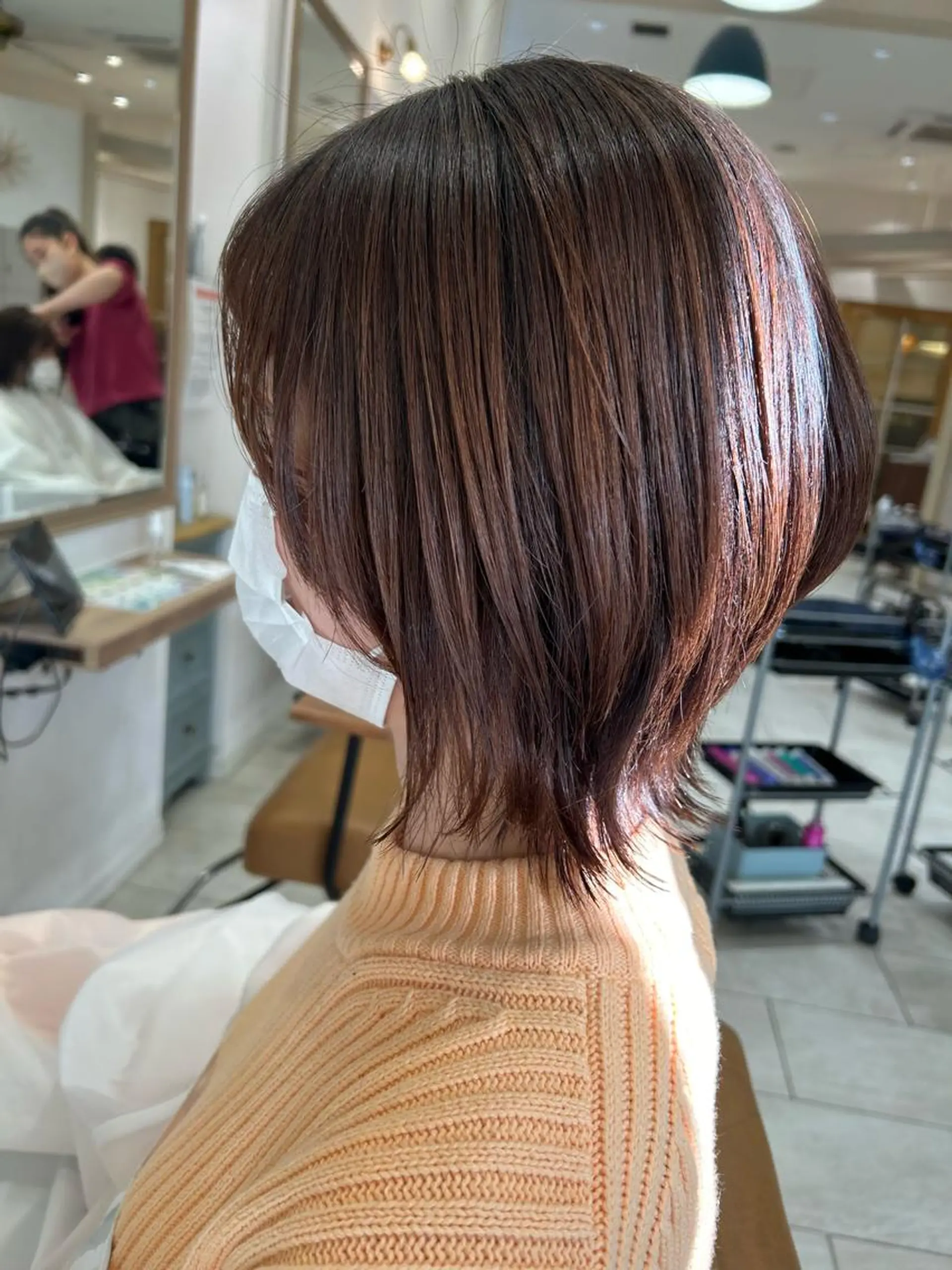 ミディアム ボブ ウルフカット 伊藤 麻菜実のヘアスタイル