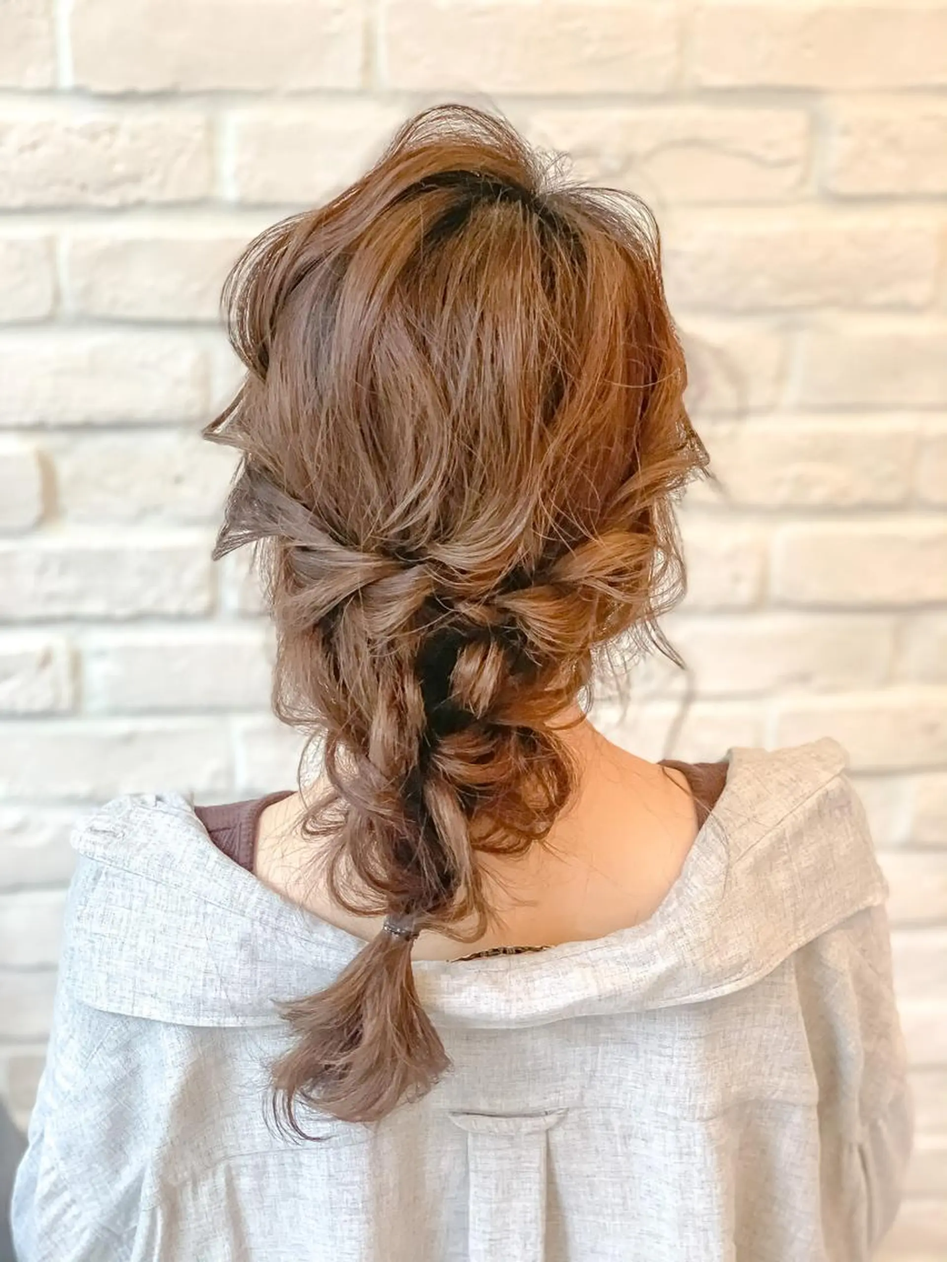 ミディアム カラー ヘアアレンジ ブラウンカラー ココアブラウン 飯塚 沙衣のヘアスタイル