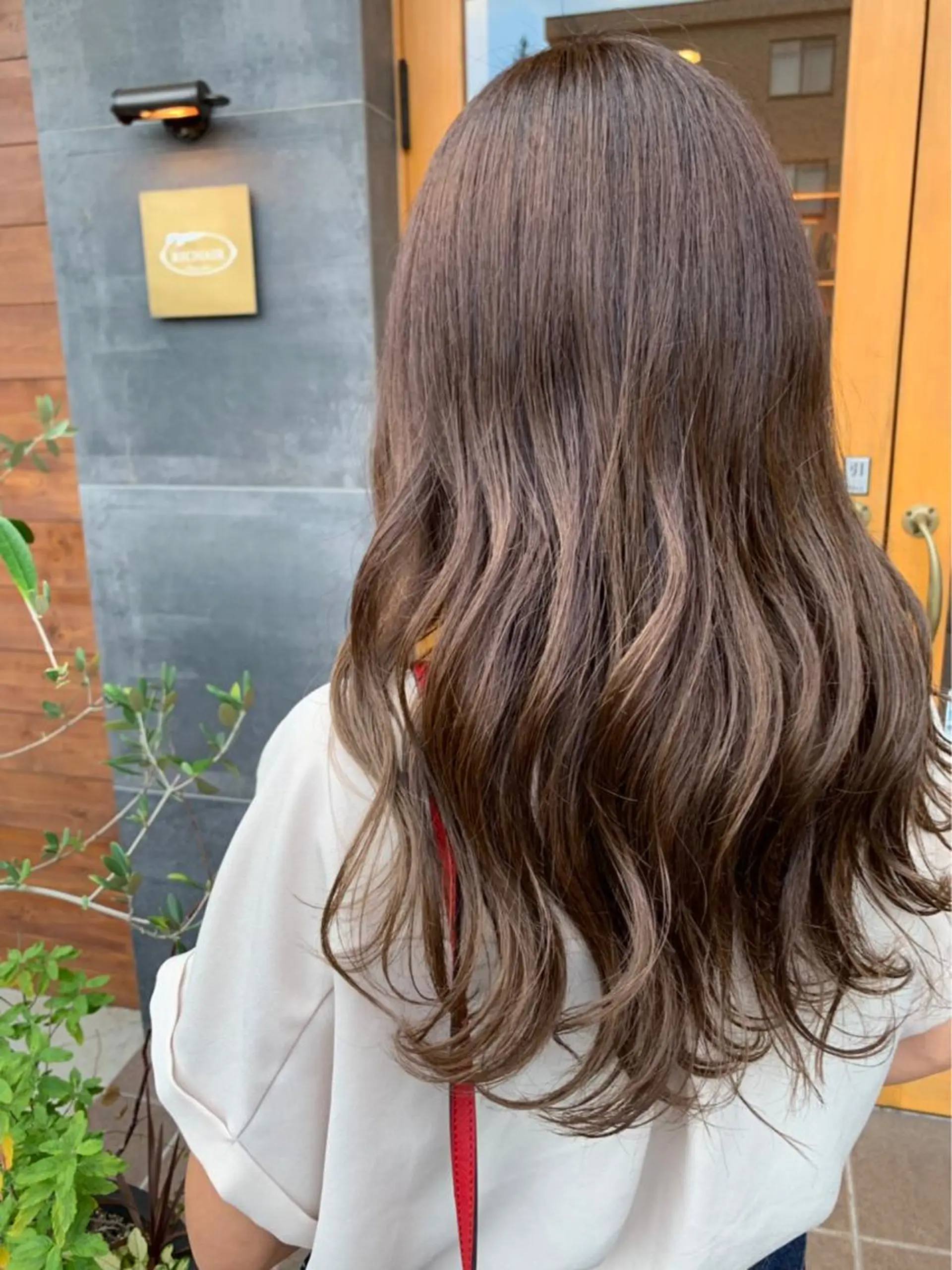 ロング カラー グレージュ 松井 竜輝のヘアスタイル