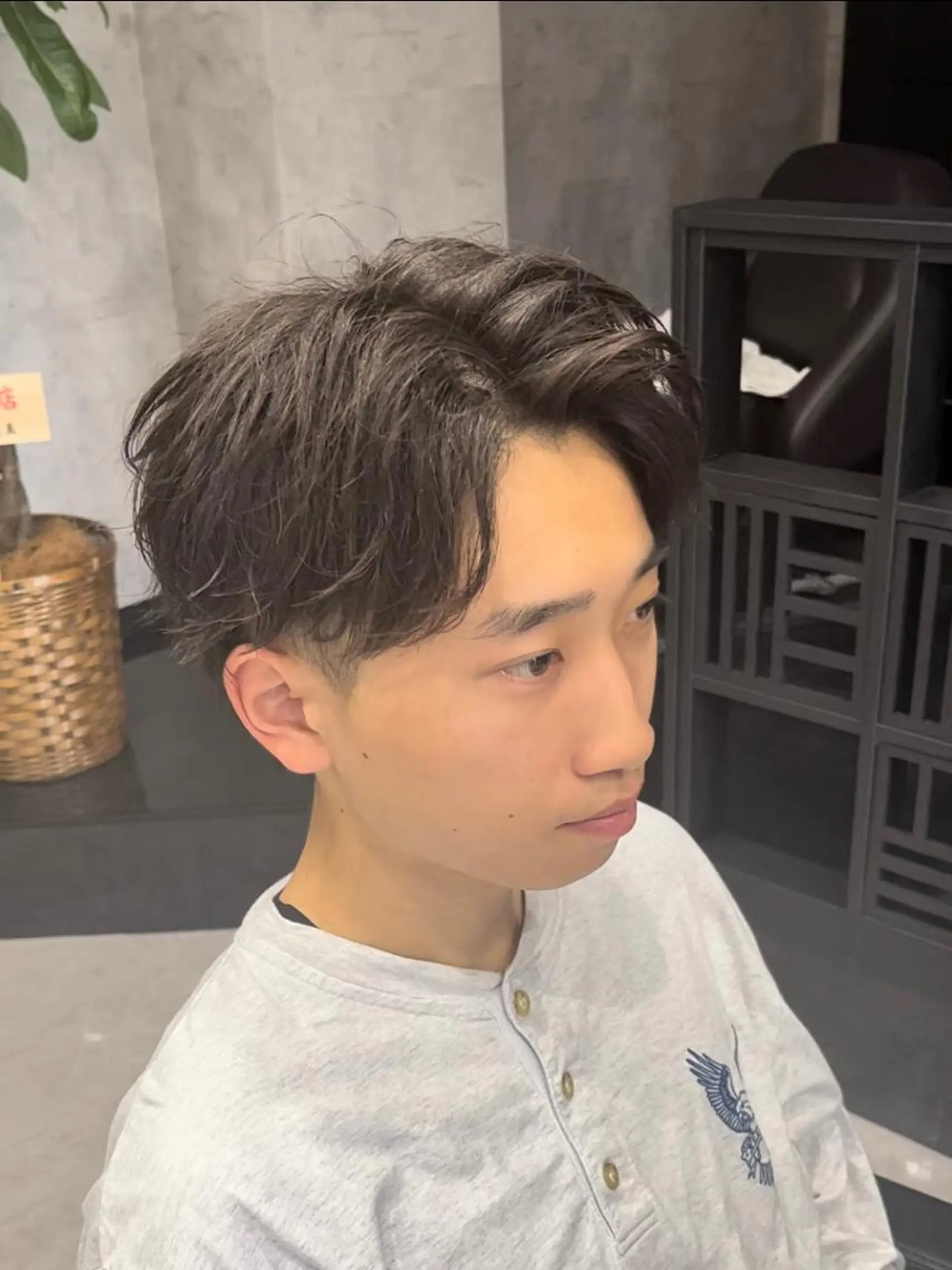 ショート メンズ センターパート マッシュ カット トリートメント 【店長】メンズ職人 短髪　ハイトーン🔥のヘアスタイル