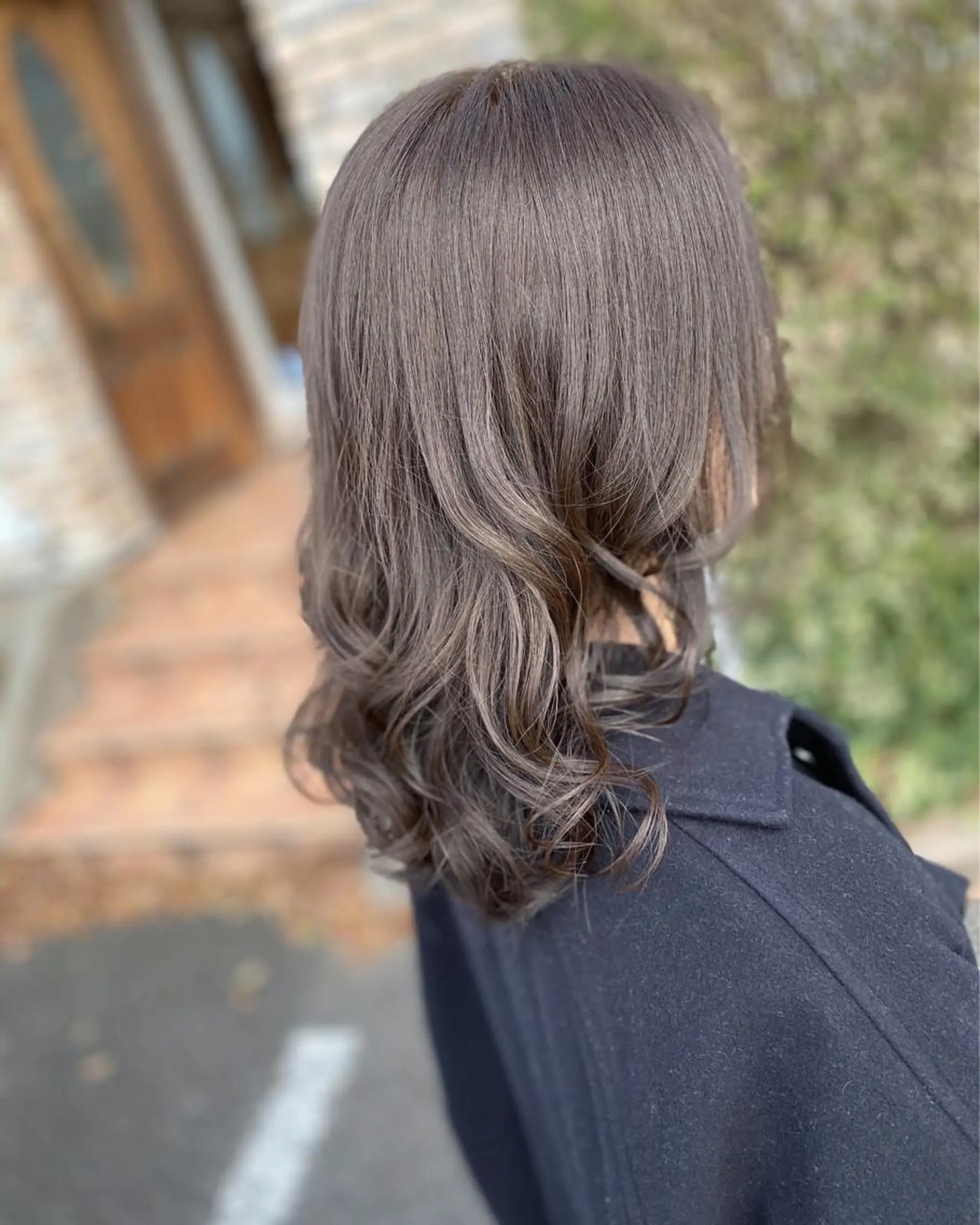セミロング カラー 荒木 ひろかのヘアスタイル