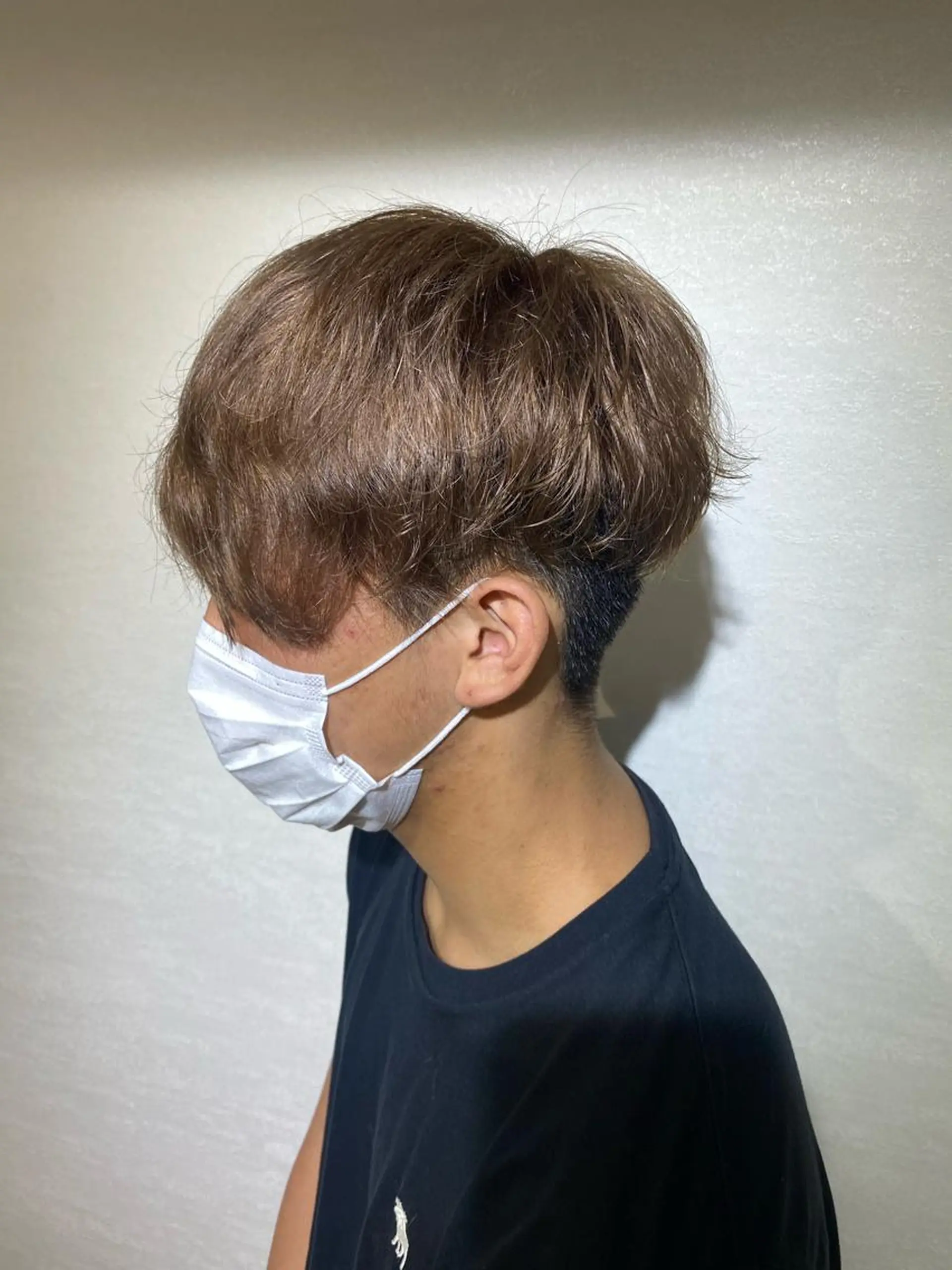 カラー ベージュカラー ブリーチ ミルクティーベージュ 縮毛矯正とレイヤー /杉村凜汰郎のヘアスタイル