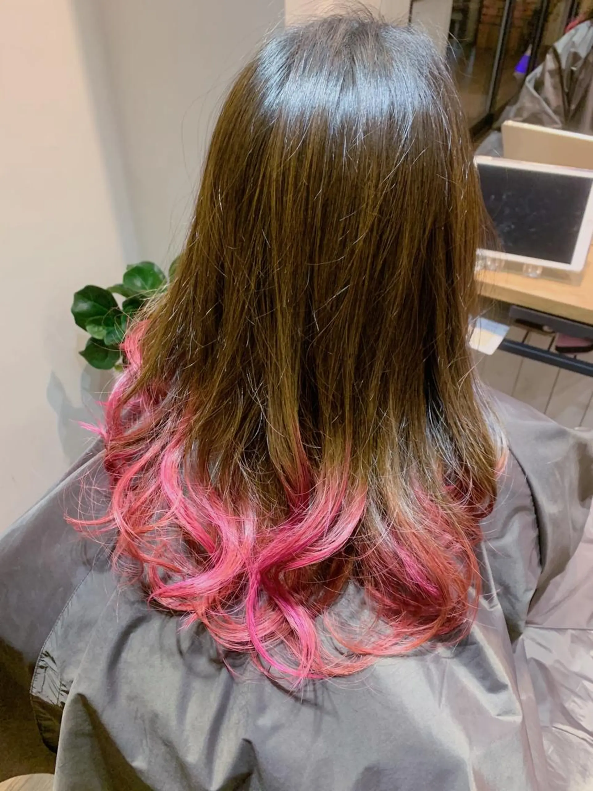 セミロング カット ヘアカラー リンネ 甲東園のヘアスタイル