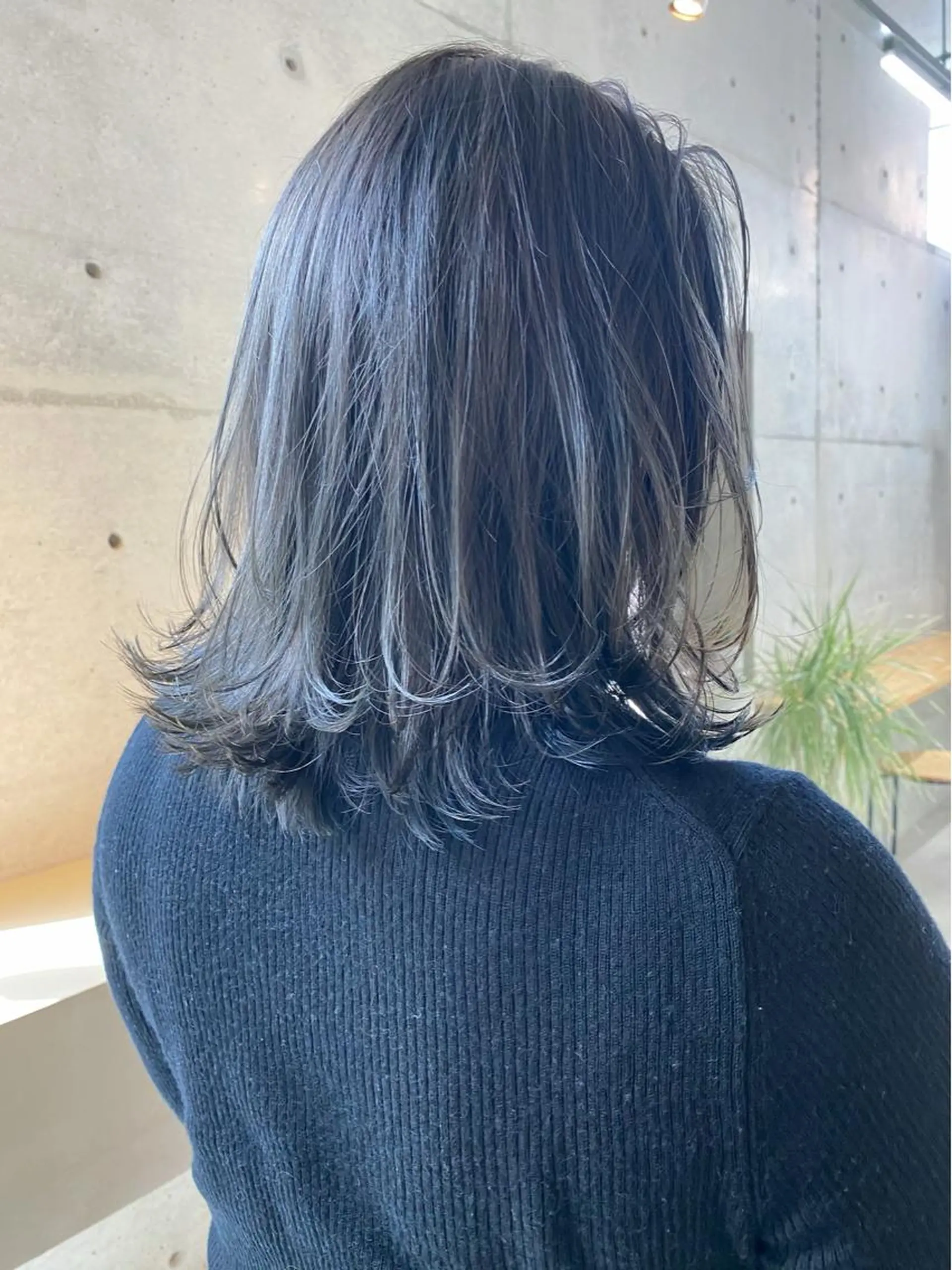 ミディアム アッシュ アッシュグレー レイヤーカット son hair HIROEのヘアスタイル