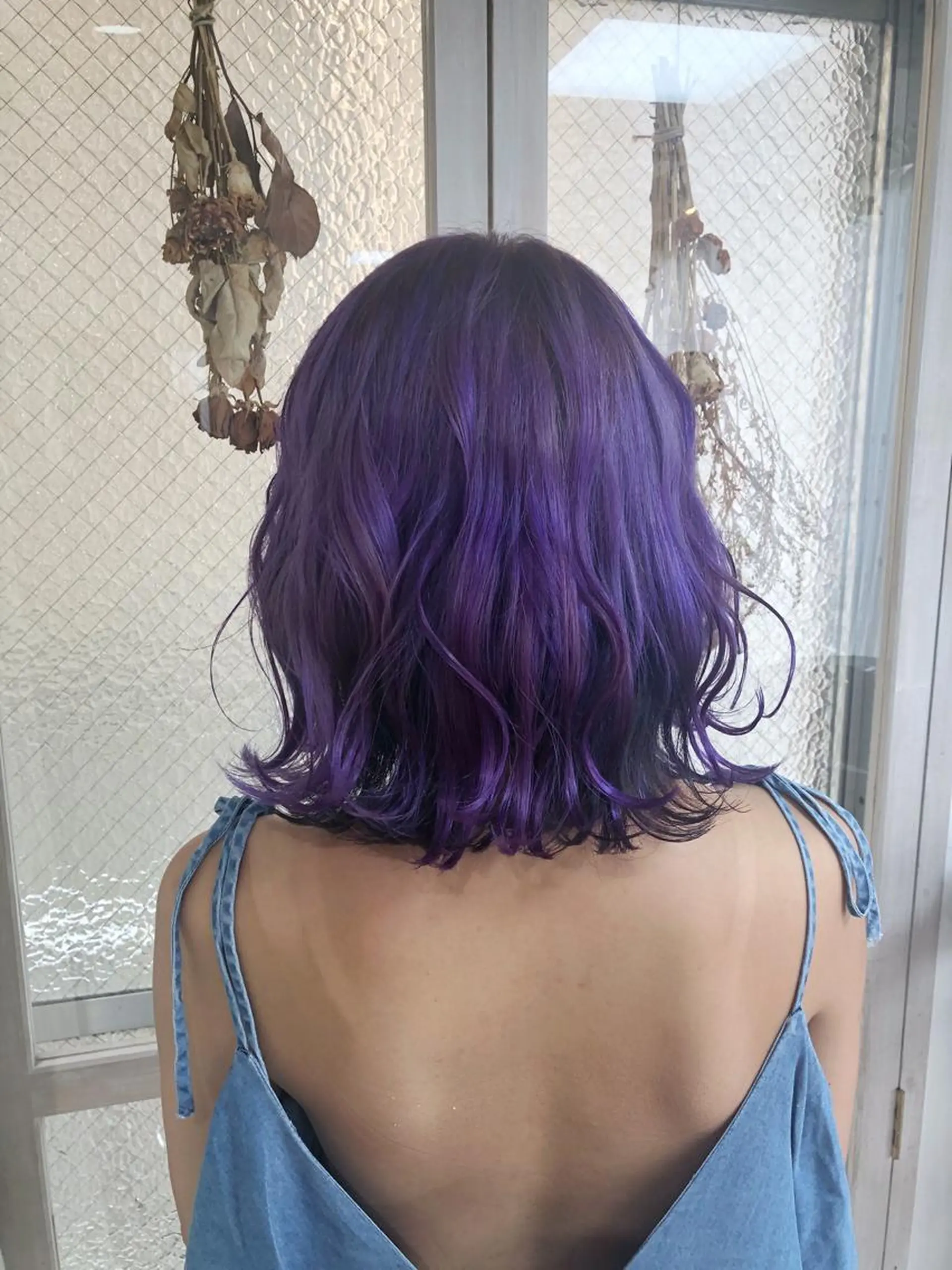 ショート カラー パーマ ヘアアレンジ ヘアカラー トリートメント 推し活専用 【派手髪】飯野ゆかりのヘアスタイル