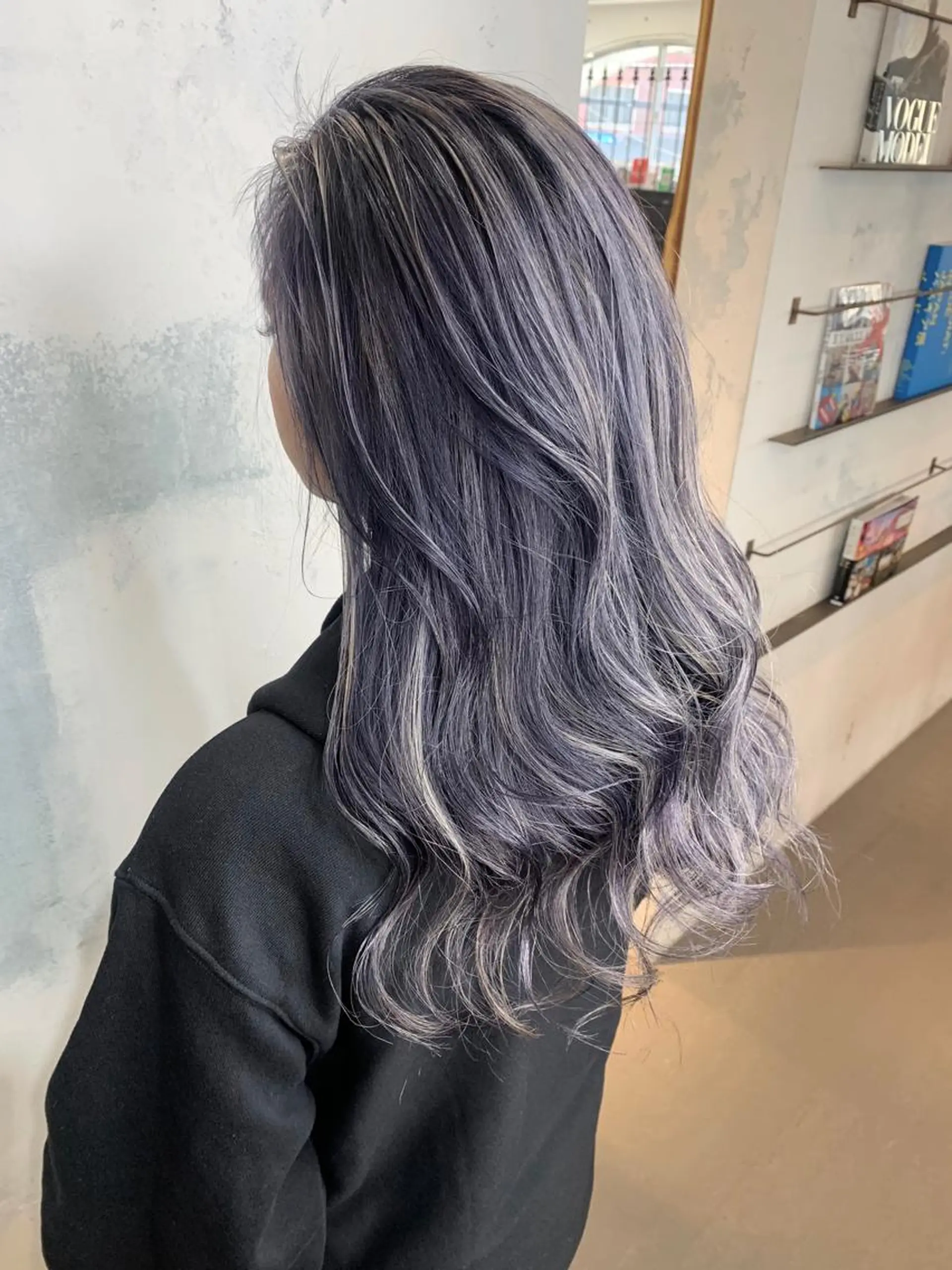 ロング カラー ブリーチ ハイライトカラー パープルカラー ハイライト ヘアカラー トリートメント 🍑艶髪✖️暖色系 ✨momoka🍑のヘアスタイル