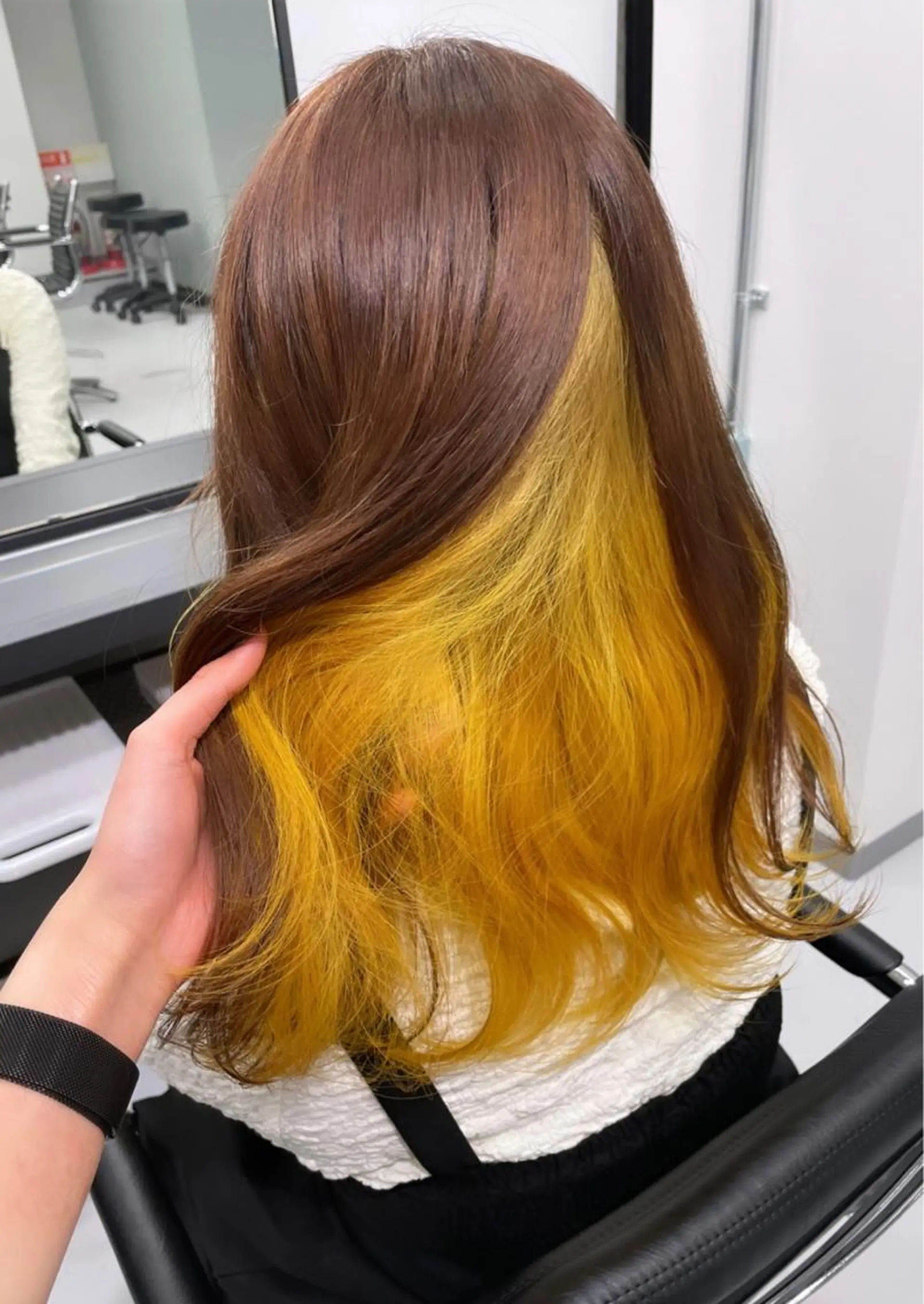 カラー ヘアカラー 尾形 日和のヘアスタイル