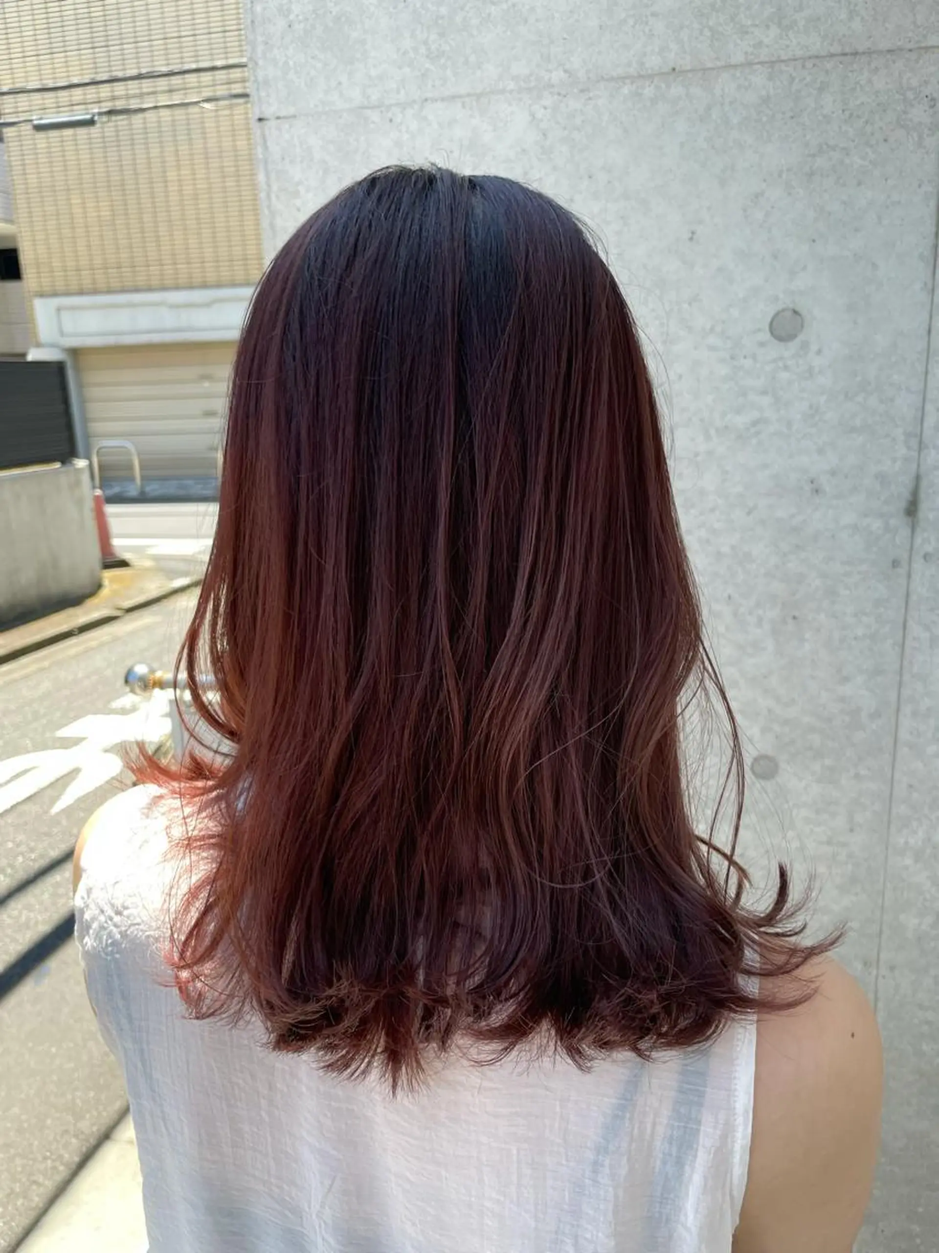 セミロング カラー ピンクカラー デザインカラー🏝️ 須賀汐音のヘアスタイル