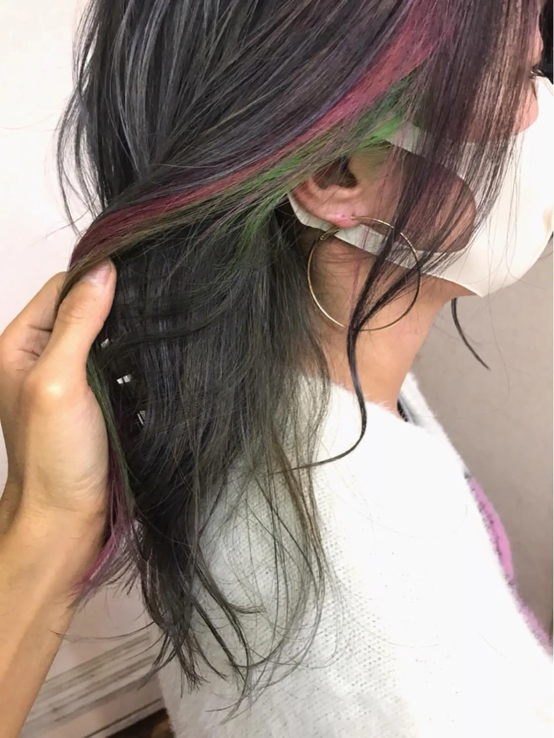 セミロング カラー パーマ グレージュ ハイライトカラー ピンクカラー シルバー シルバーグレージュ カット ヘアカラー BOB所属・三輪 太一のヘアスタイル