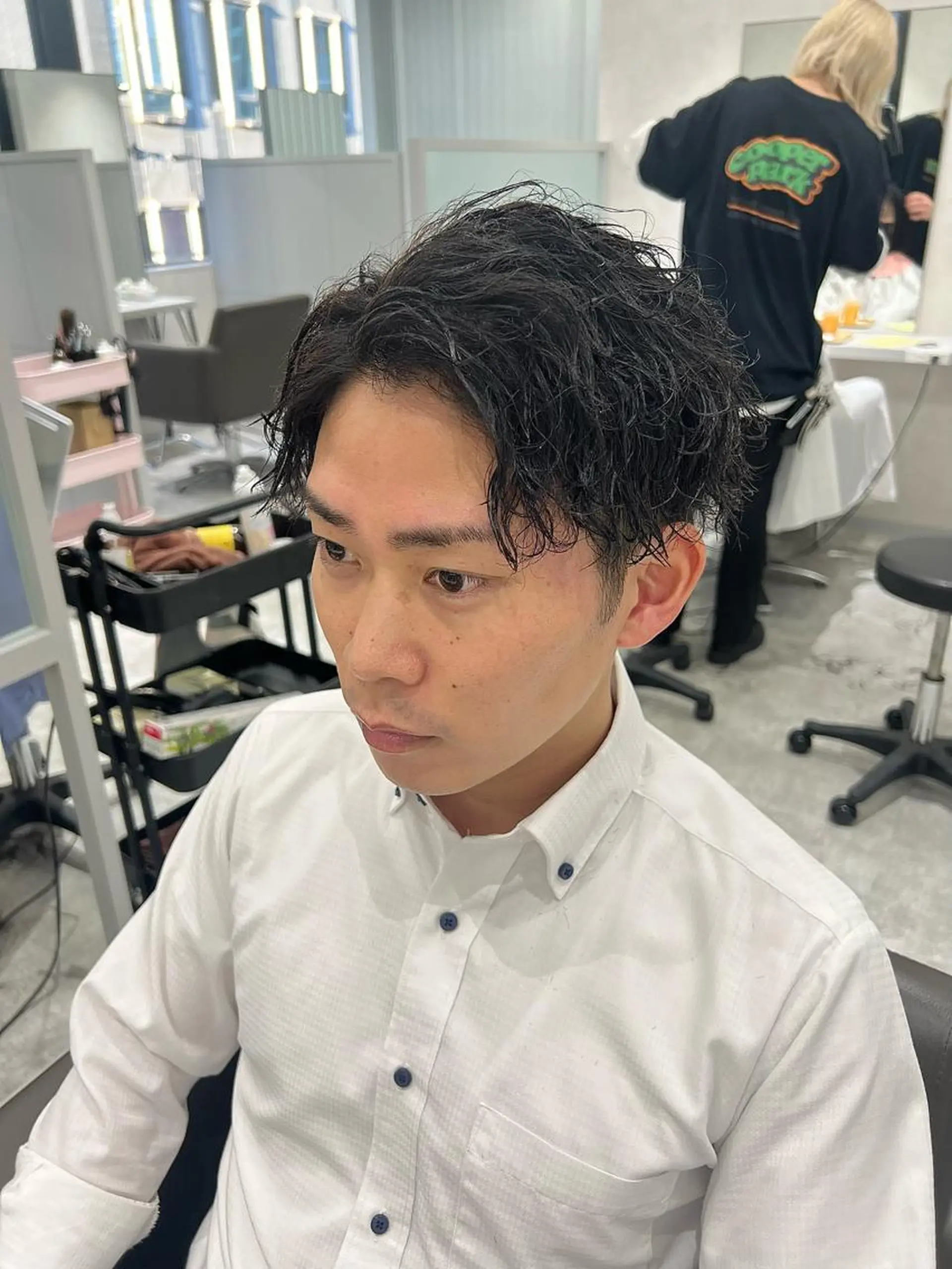 ショート カラー パーマ メンズ kiitos所属・関西センターパート メンズモデル募集のヘアスタイル