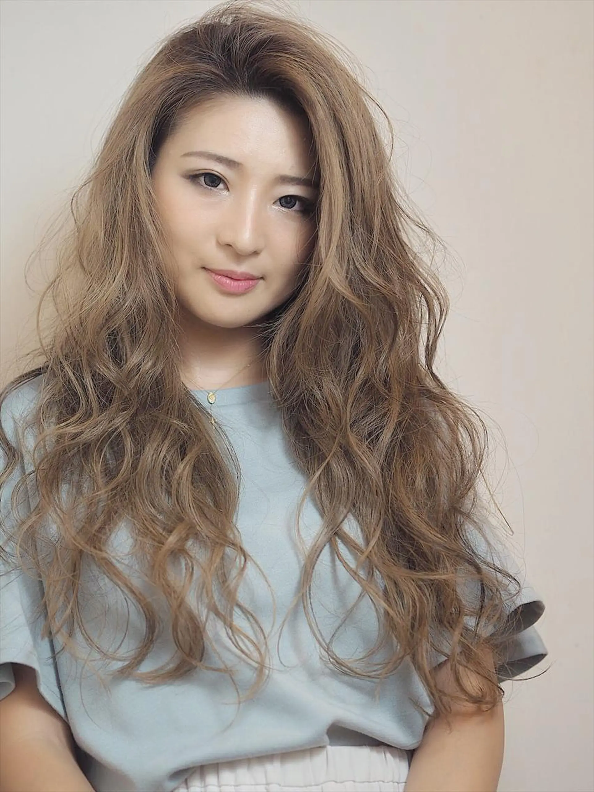 ロング カラー ヘアアレンジ GLOSSY所属・坂本 直樹のヘアスタイル